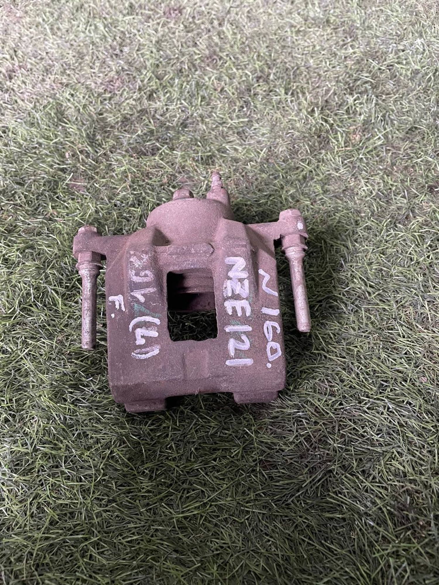 160 Суппорт тормозной передний левый TOYOTA COROLLA NZE121, 3000 рублей, Невинномысск