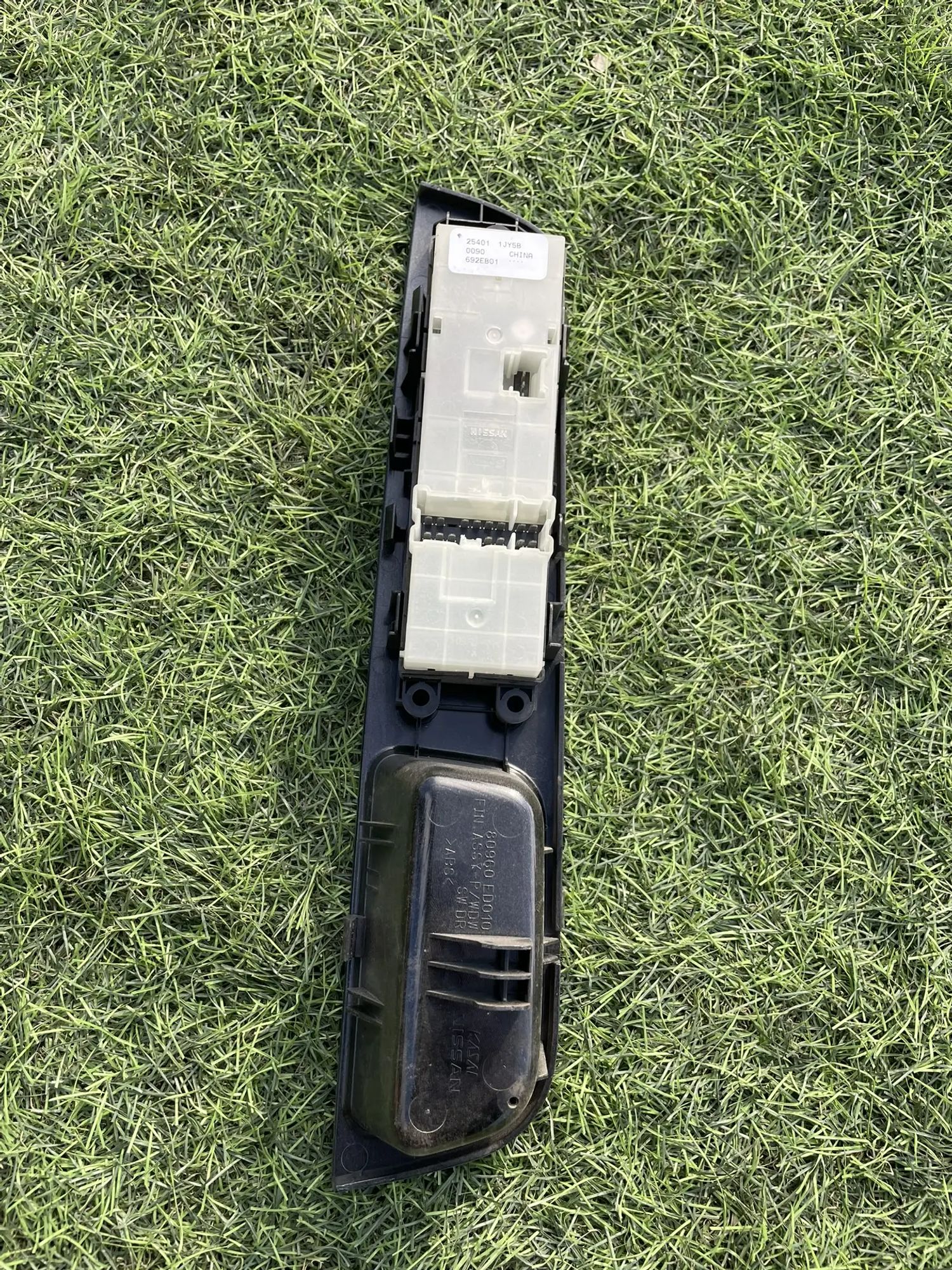 https://ycs.partsauto.market/partsauto-images/thmbs/userImages/772e461030aea93f4dbb6447c0f924d3/part/85437908-de24-4138-837e-414cd5465325_1775218528818.jpg