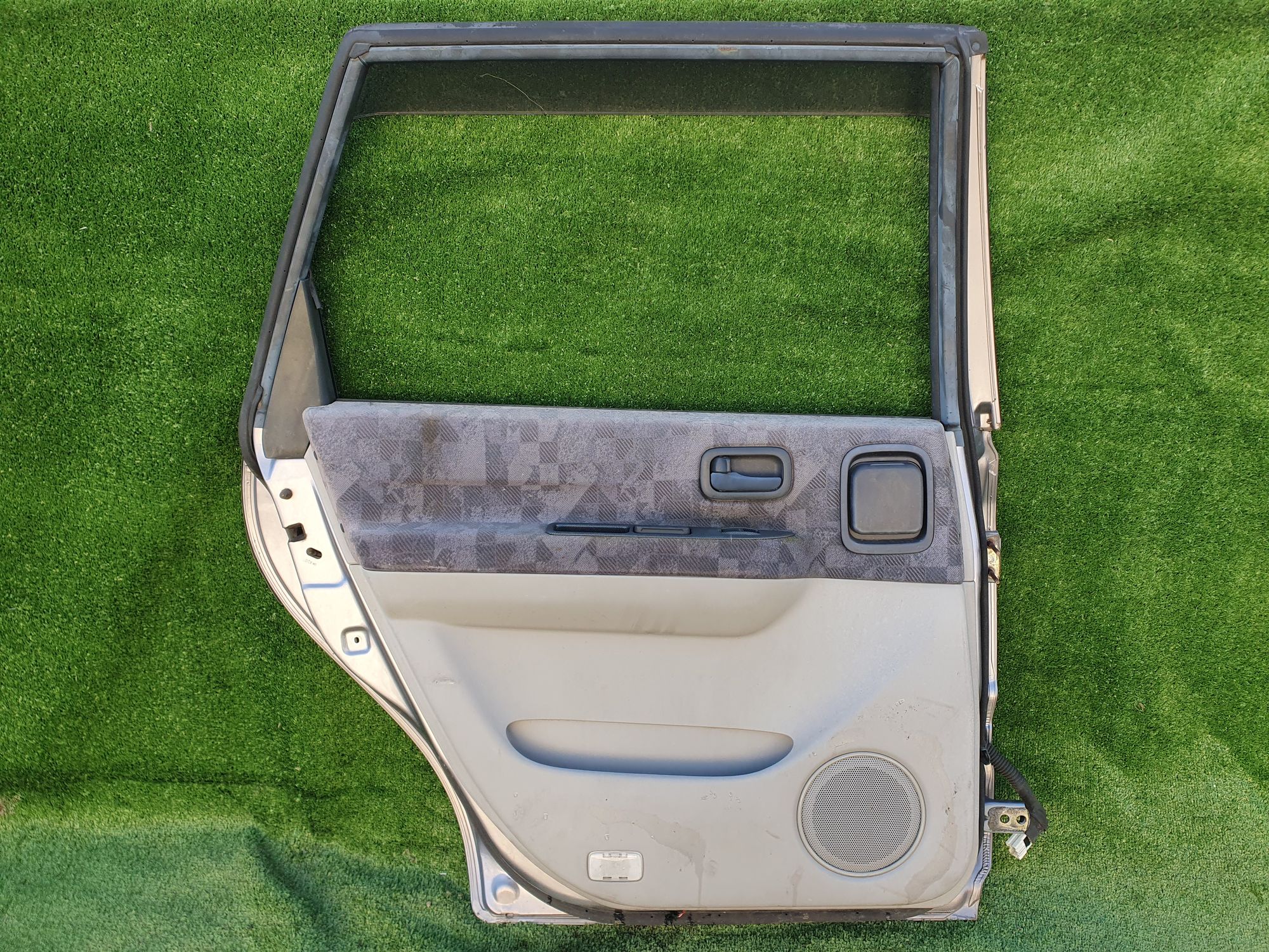 1060 дверь на NISSAN BASSARA JU30, 9500 рублей, Невинномысск