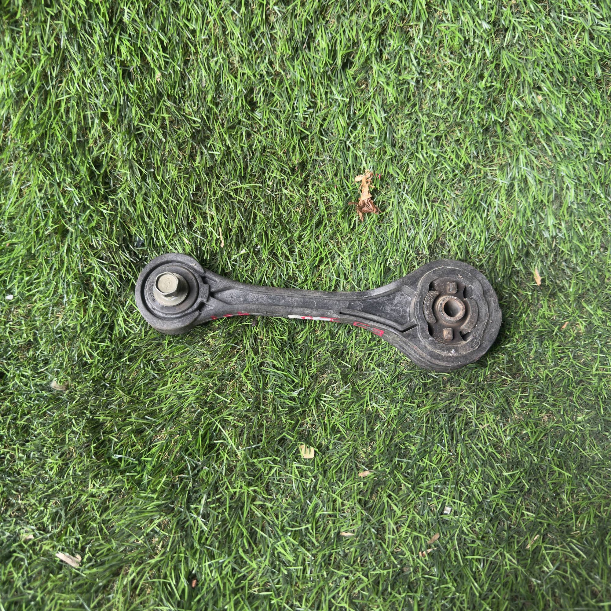 461 Подушка крепления КПП Subaru Forester SG5, 3000 рублей, Невинномысск