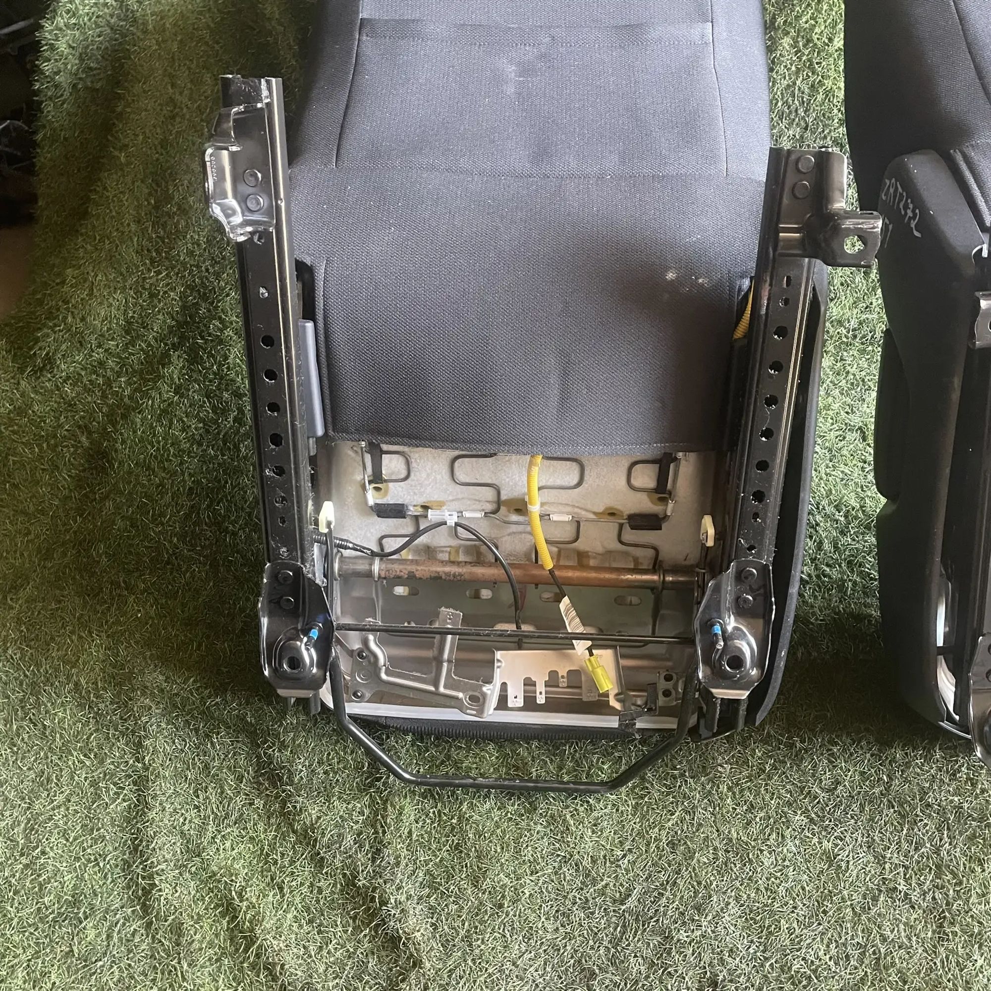 https://ycs.partsauto.market/partsauto-images/thmbs/userImages/772e461030aea93f4dbb6447c0f924d3/part/86283457-1288-4591-a86b-27e950a2e2df_1776761900594.jpg