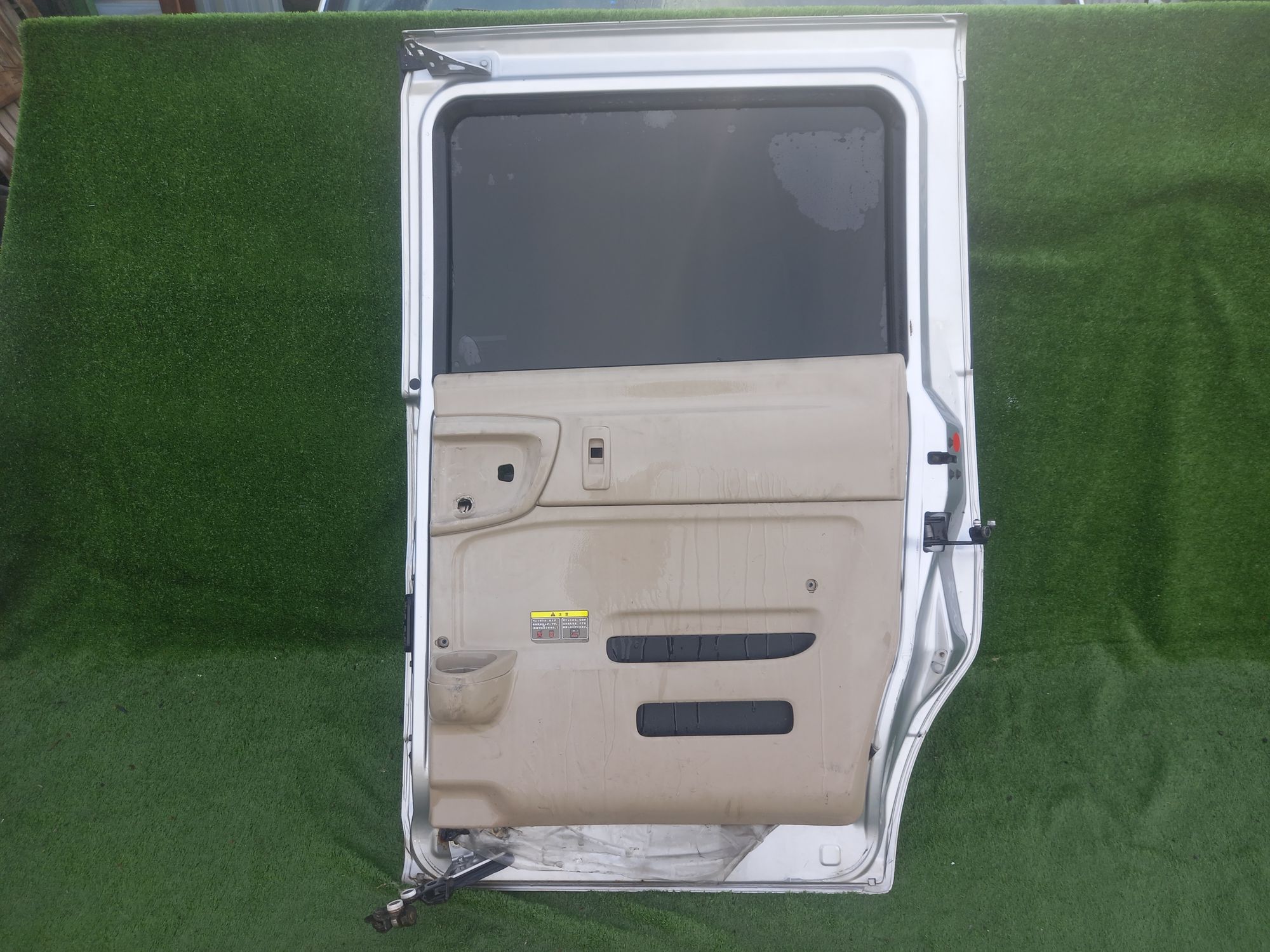 1057 дверь на NISSAN SERENA C24, 10000 рублей, Невинномысск