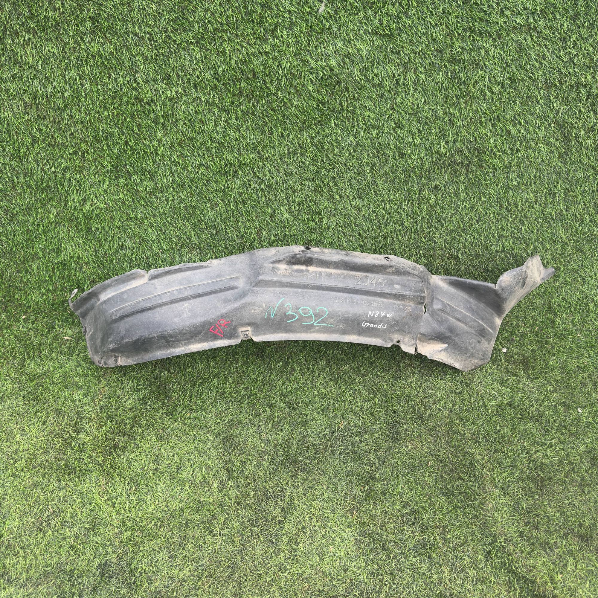 329 Подкрылок передний правый MITSUBISHI CHARIOT N84W, 2000 рублей, Невинномысск