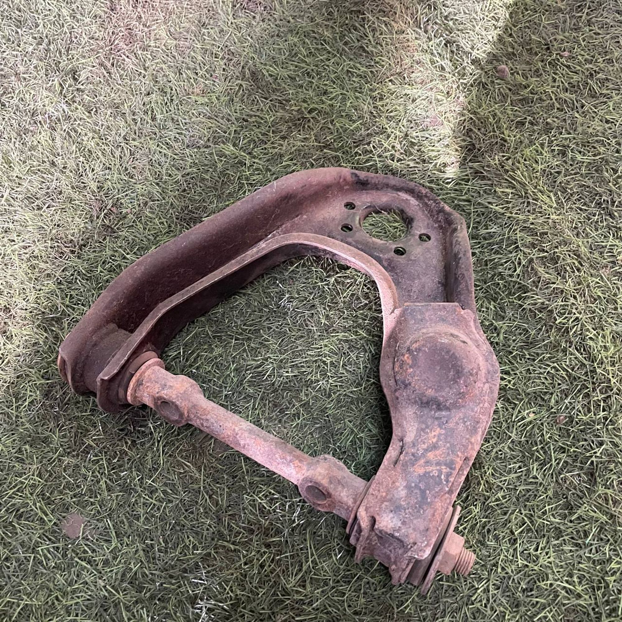 160 Рычаг передний левый нижний NISSAN TERRANO D21, 1 рублей, Невинномысск