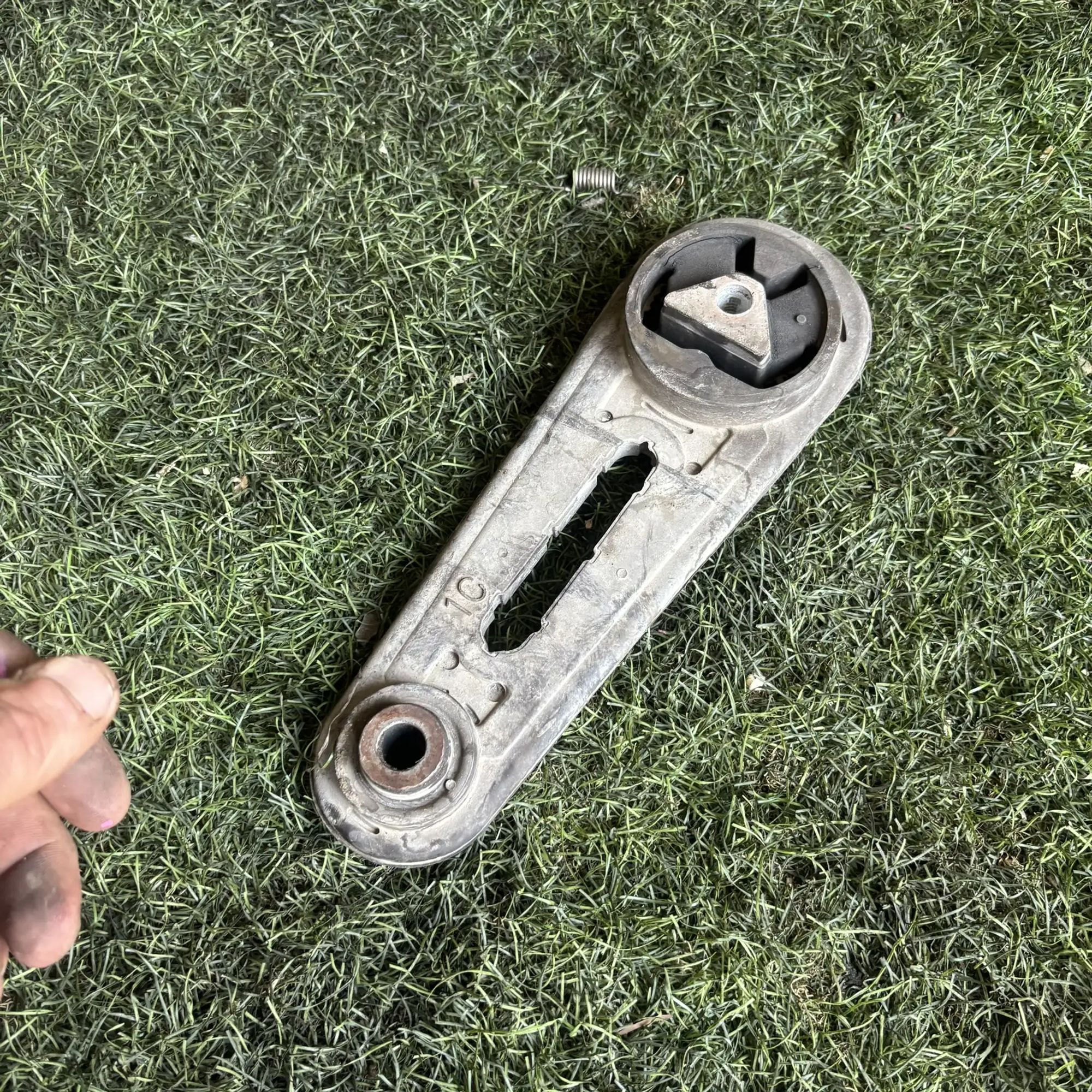 https://ycs.partsauto.market/partsauto-images/thmbs/userImages/772e461030aea93f4dbb6447c0f924d3/part/87ccaa0e-1576-4fbf-9324-0ca110535bd5_1777098957640.jpg