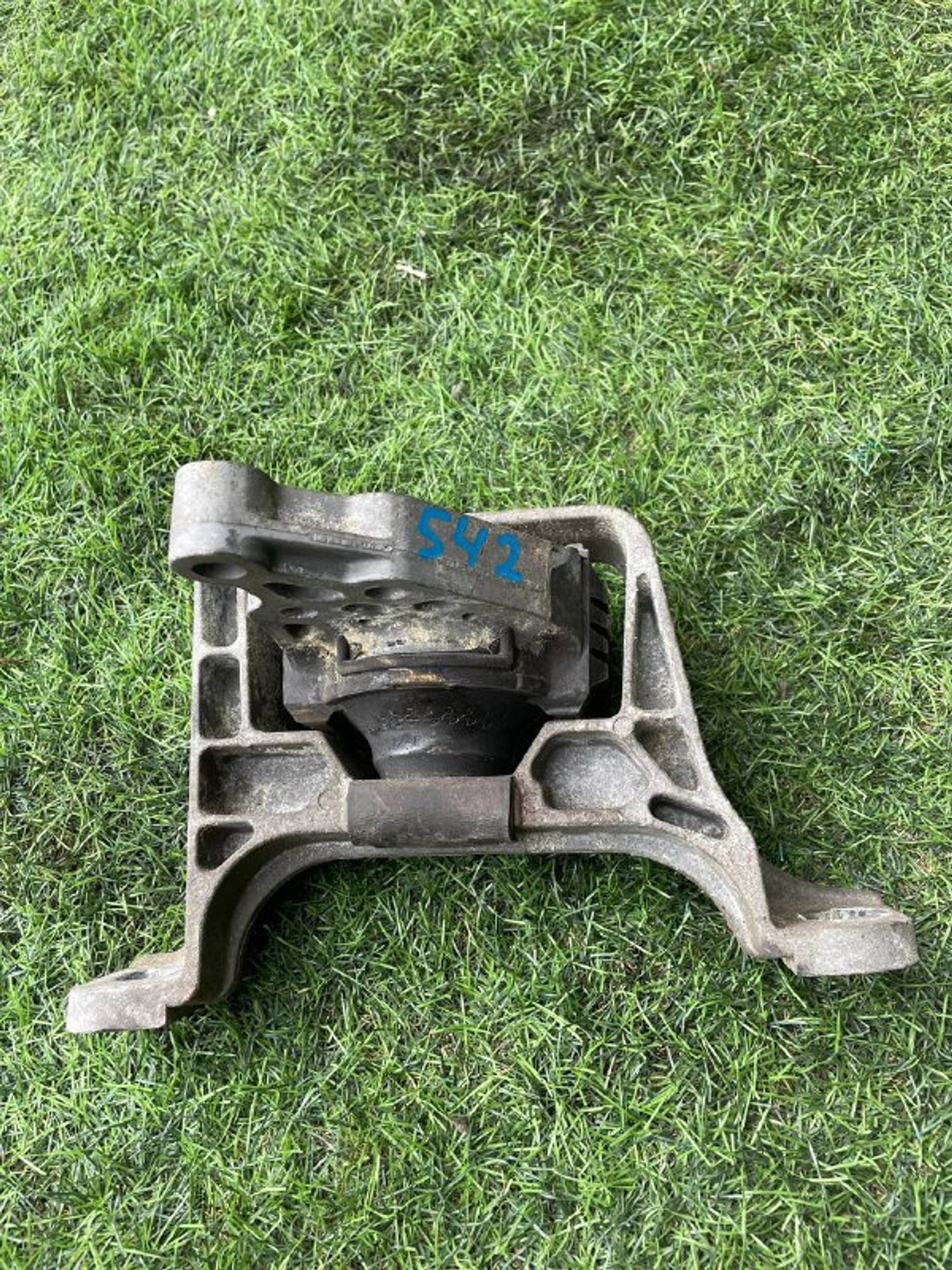 https://ycs.partsauto.market/partsauto-images/thmbs/userImages/772e461030aea93f4dbb6447c0f924d3/part/87de51db-ed6b-4b22-b8fe-63cb8603dca2_1773820425502.jpg