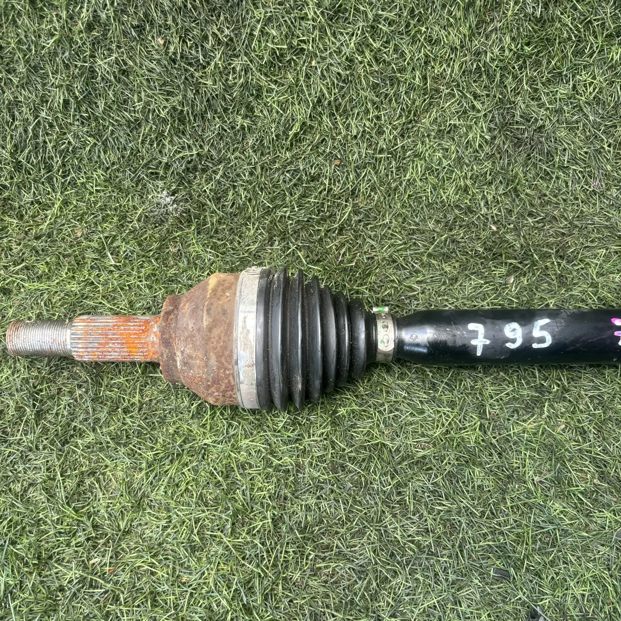 https://ycs.partsauto.market/partsauto-images/thmbs/userImages/772e461030aea93f4dbb6447c0f924d3/part/88469635-3d40-4c56-b77f-156f39ab185f_1776849766250.jpg