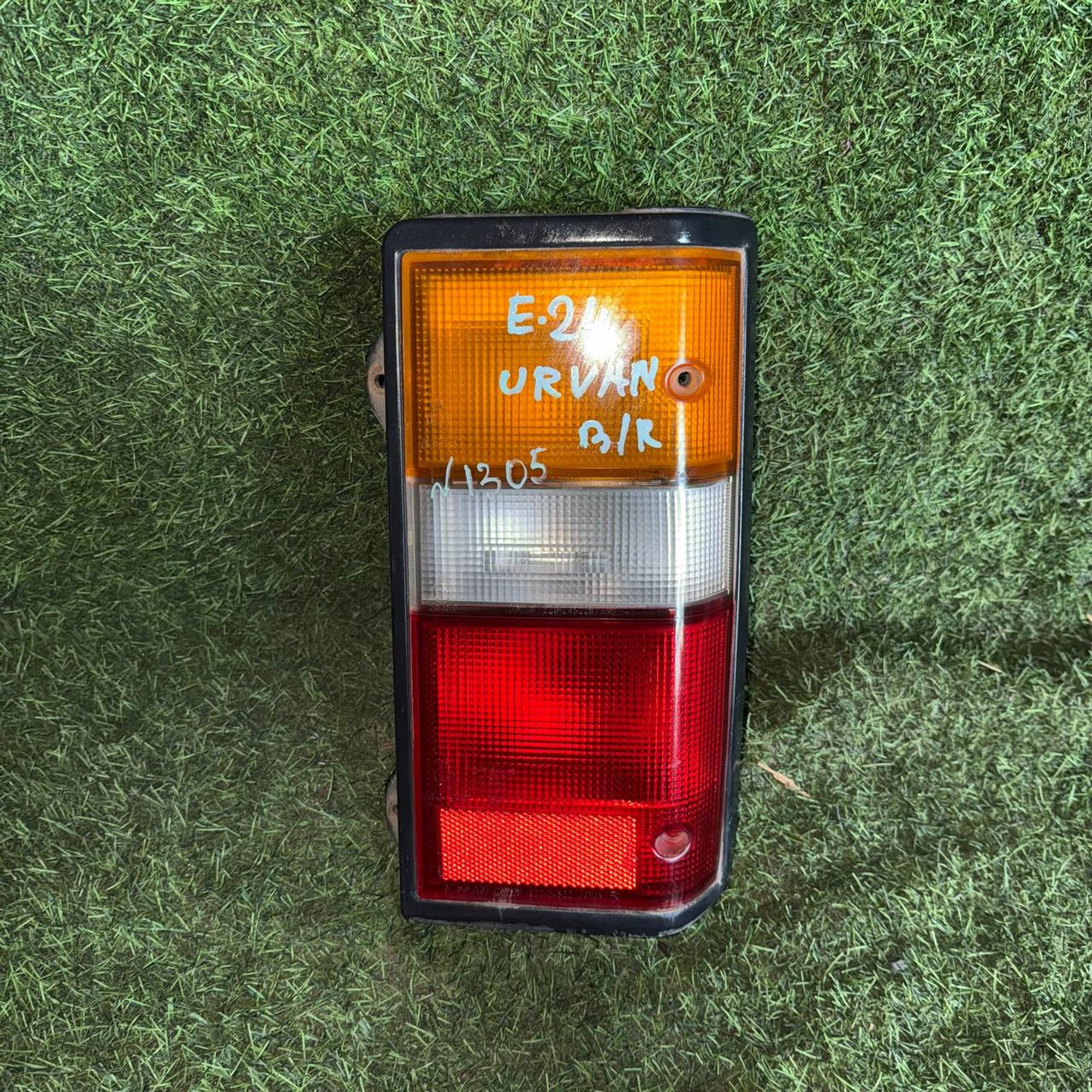 1305 Фонарь задний правый NISSAN URVAN E24, 2500 рублей, Невинномысск