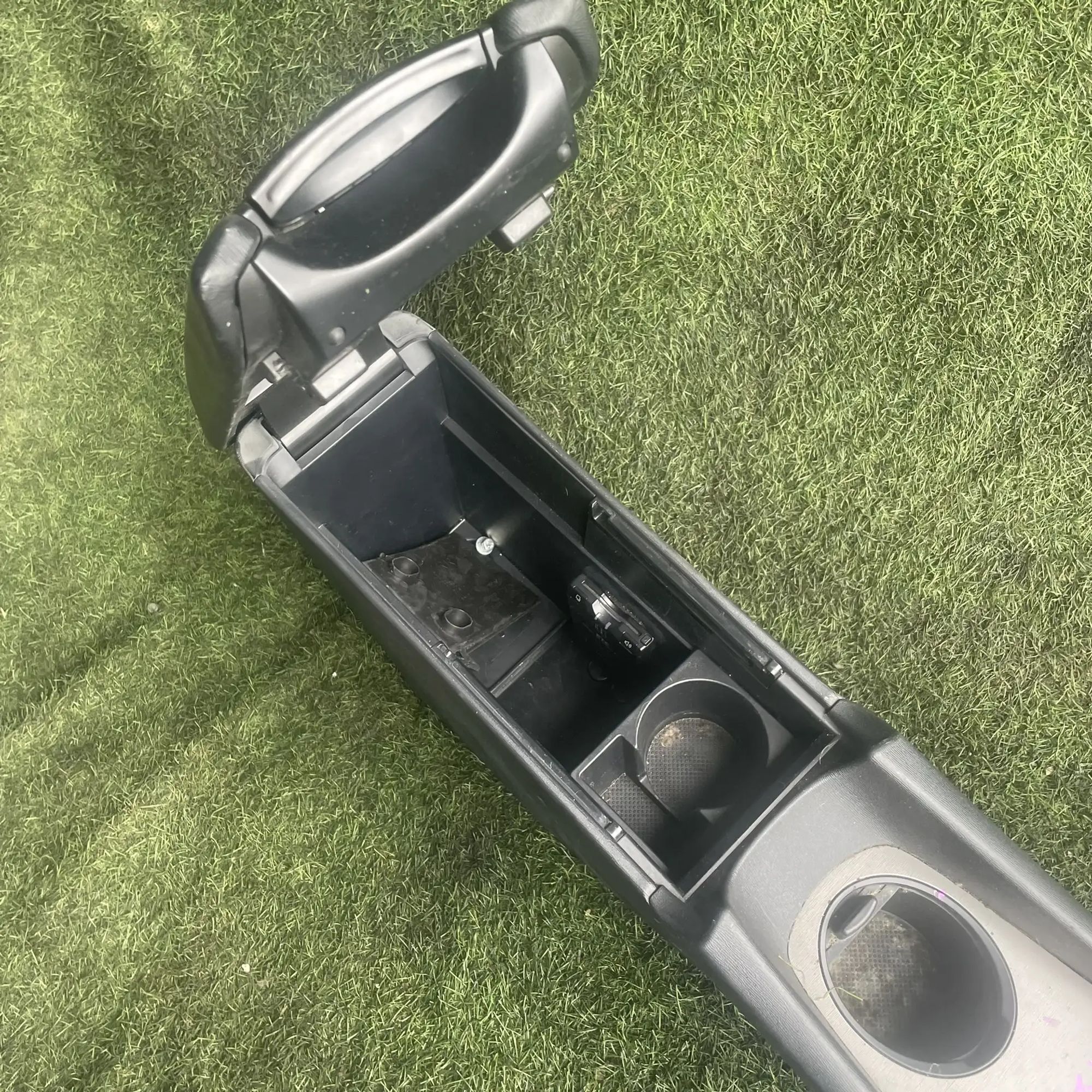 https://ycs.partsauto.market/partsauto-images/thmbs/userImages/772e461030aea93f4dbb6447c0f924d3/part/8a6519fd-dbeb-40a9-8155-e31324f6835b_1776672910777.jpg