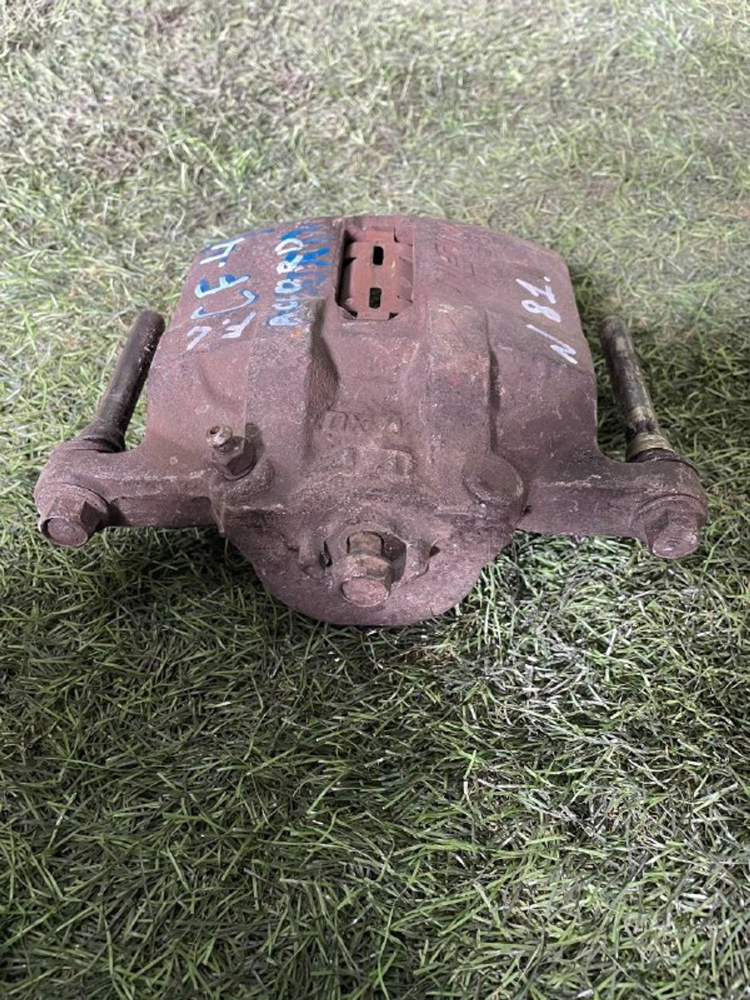 81 Суппорт тормозной передний левый Honda Accord CF4, 3000 рублей, Невинномысск