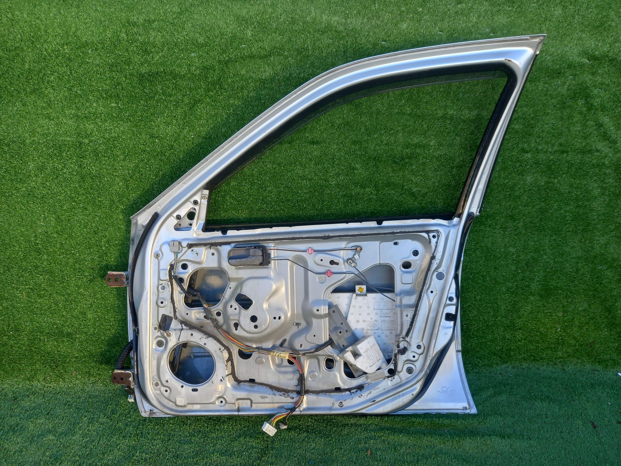 1633 дверь F/R на NISSAN SUNNY FB15, 9500 рублей, Невинномысск