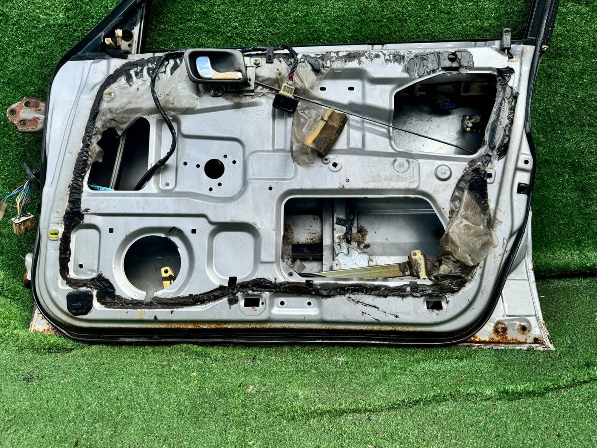 879 дверь на MITSUBISHI GALANT E32A, 5500 рублей, Невинномысск