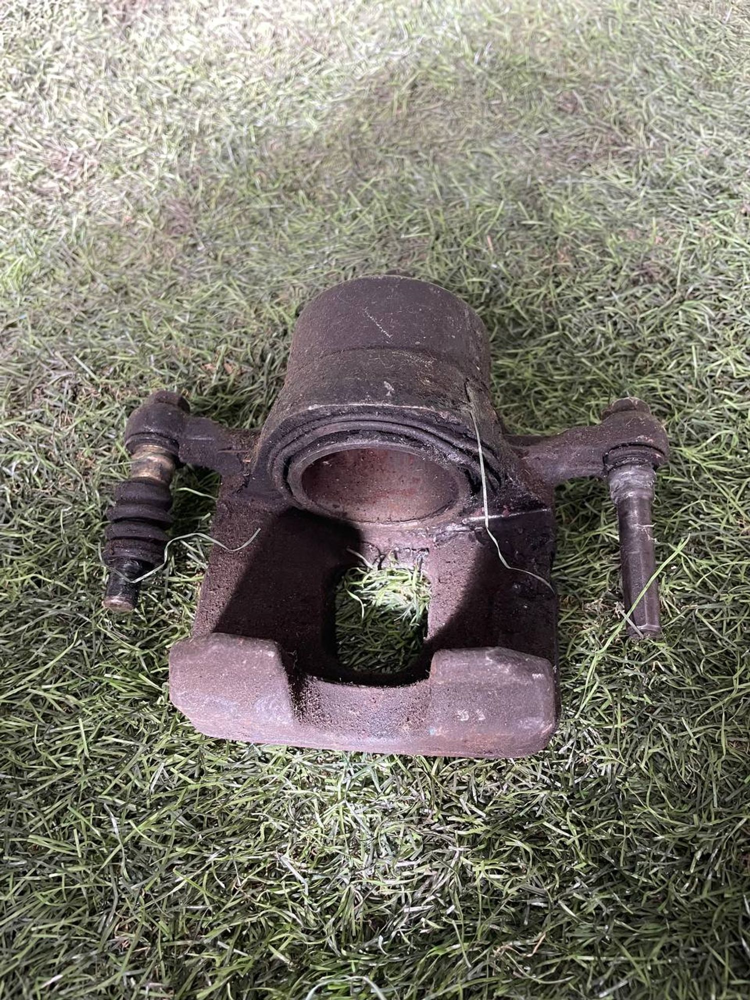 267 Суппорт тормозной передний левый NISSAN BLUEBIRD U14, 2000 рублей, Невинномысск