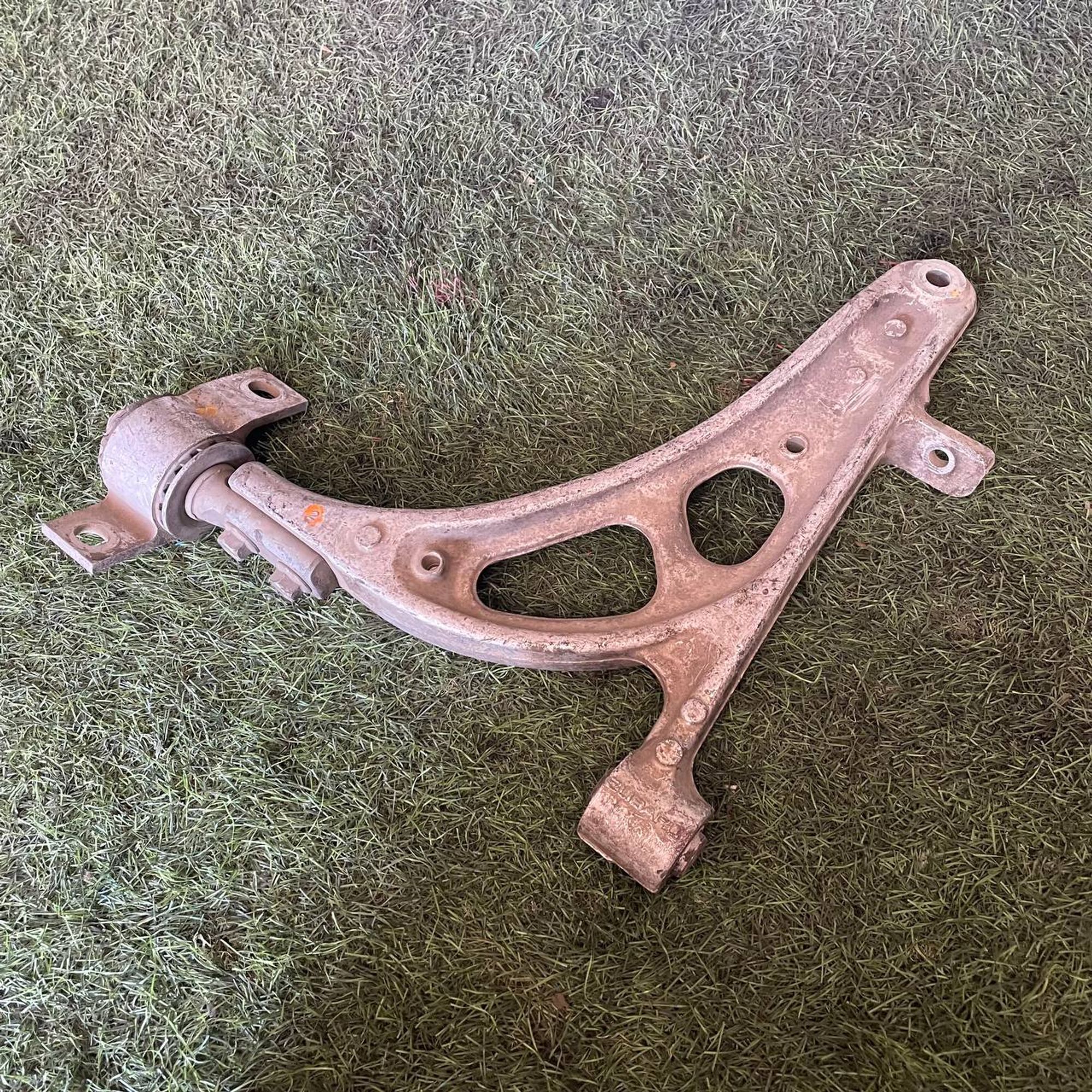 386 Рычаг передний правый нижний SUBARU LEGACY BP5, 4500 рублей, Невинномысск