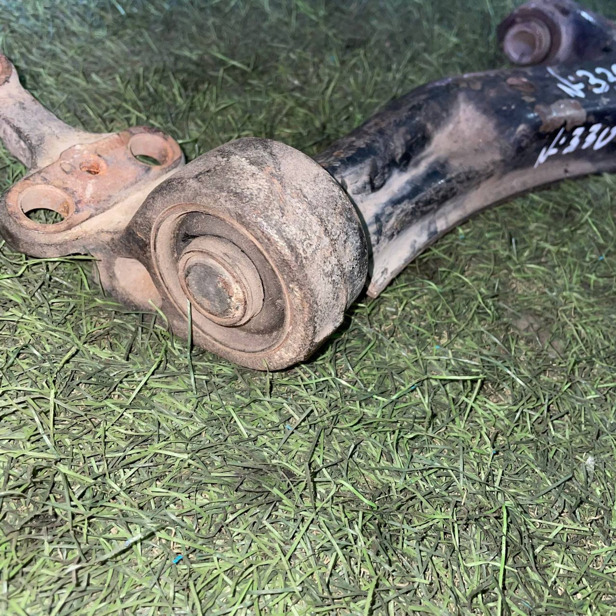 330 Рычаг передний правый нижний NISSAN SUNNY FB15, 3500 рублей, Невинномысск