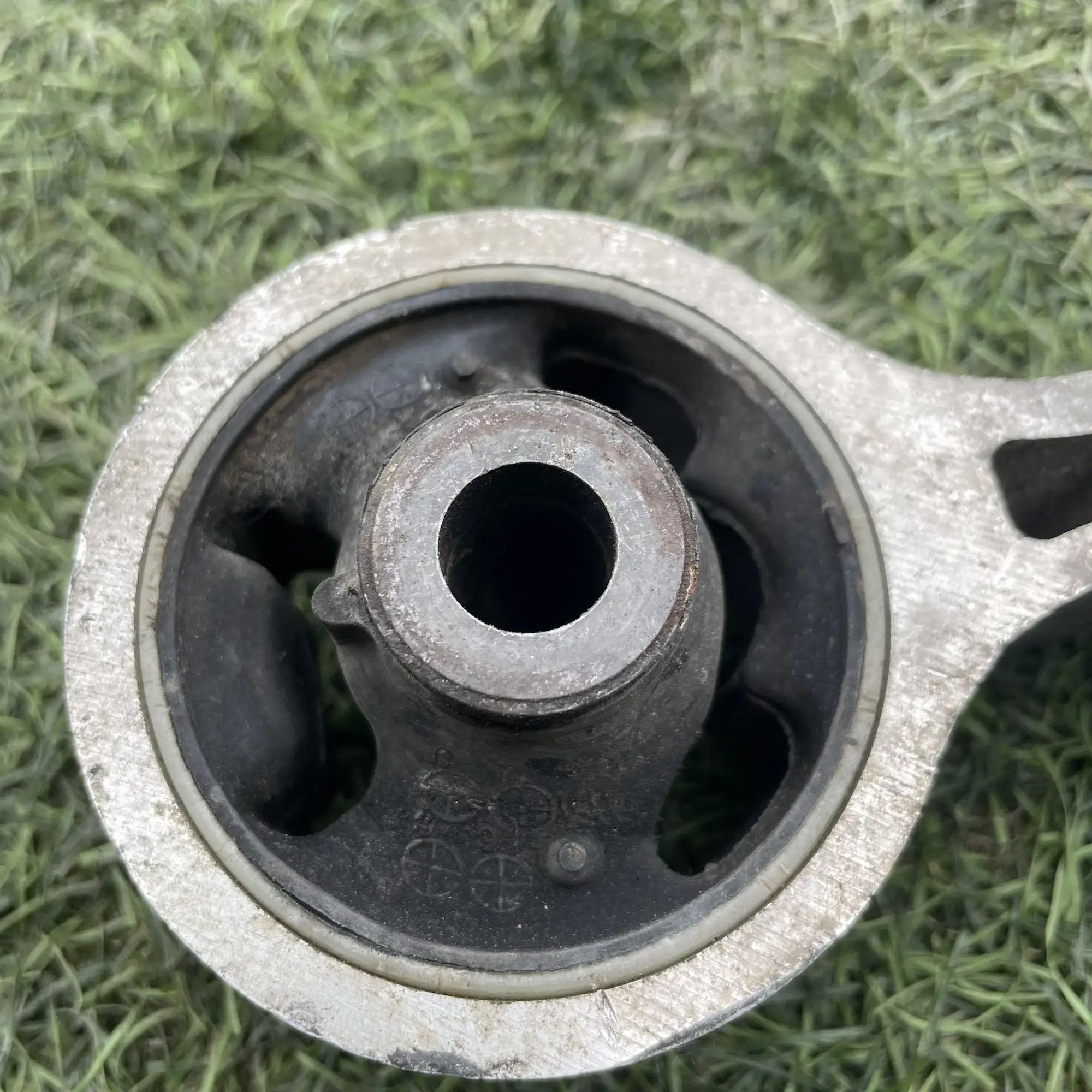 https://ycs.partsauto.market/partsauto-images/thmbs/userImages/772e461030aea93f4dbb6447c0f924d3/part/8d2f7f1c-509e-4e6a-86e5-a5743d818869_1779194690371.jpg