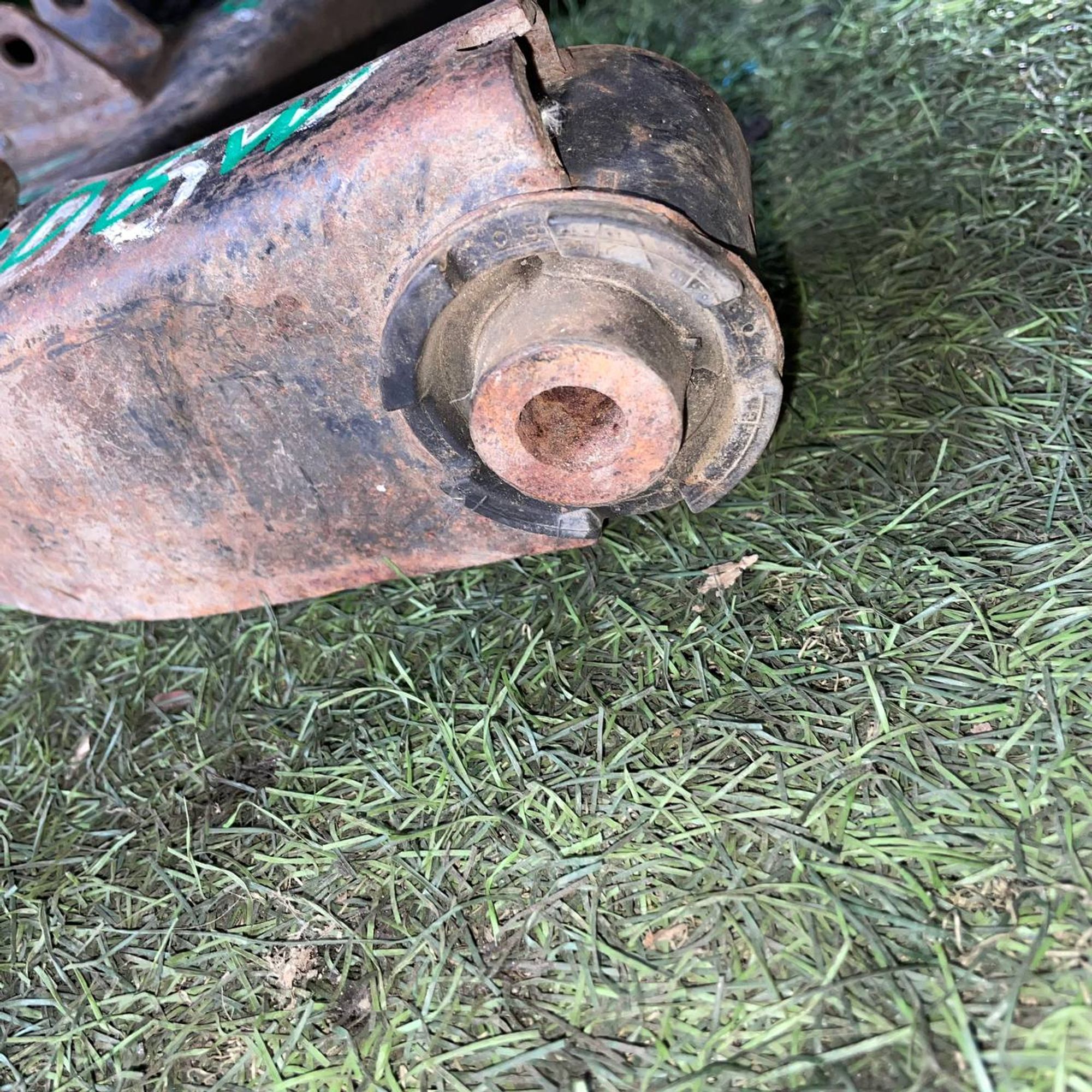 500 Рычаг передний правый нижний MITSUBISHI PAJERO SPORT K99W, 1 рублей, Невинномысск