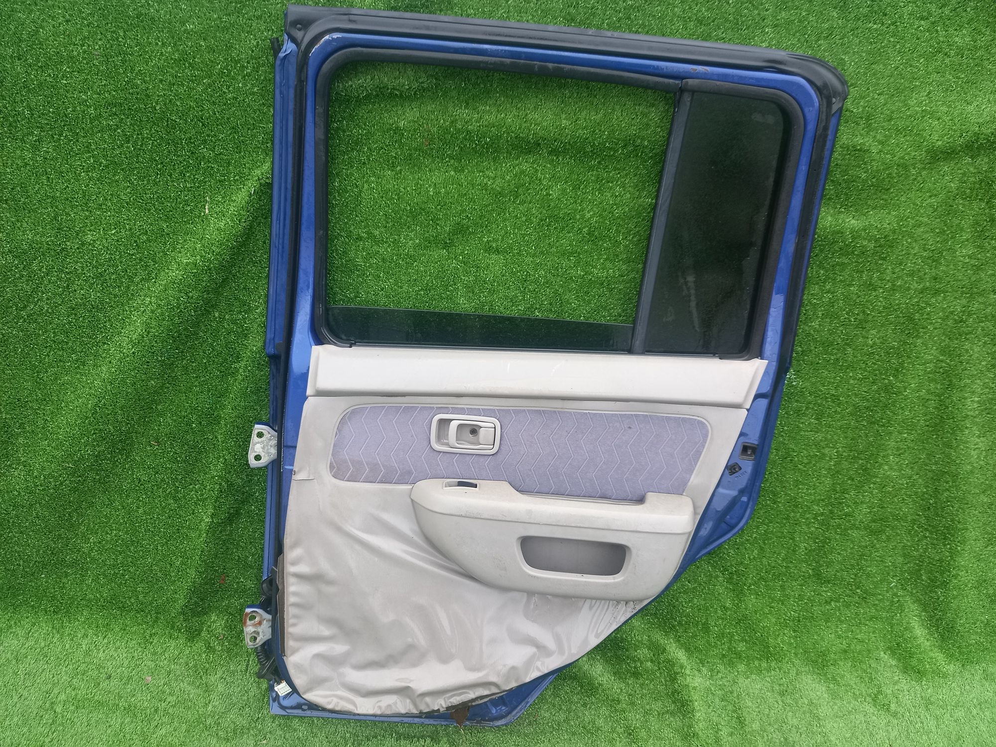 1335 дверь на NISSAN CUBE Z10, 7500 рублей, Невинномысск