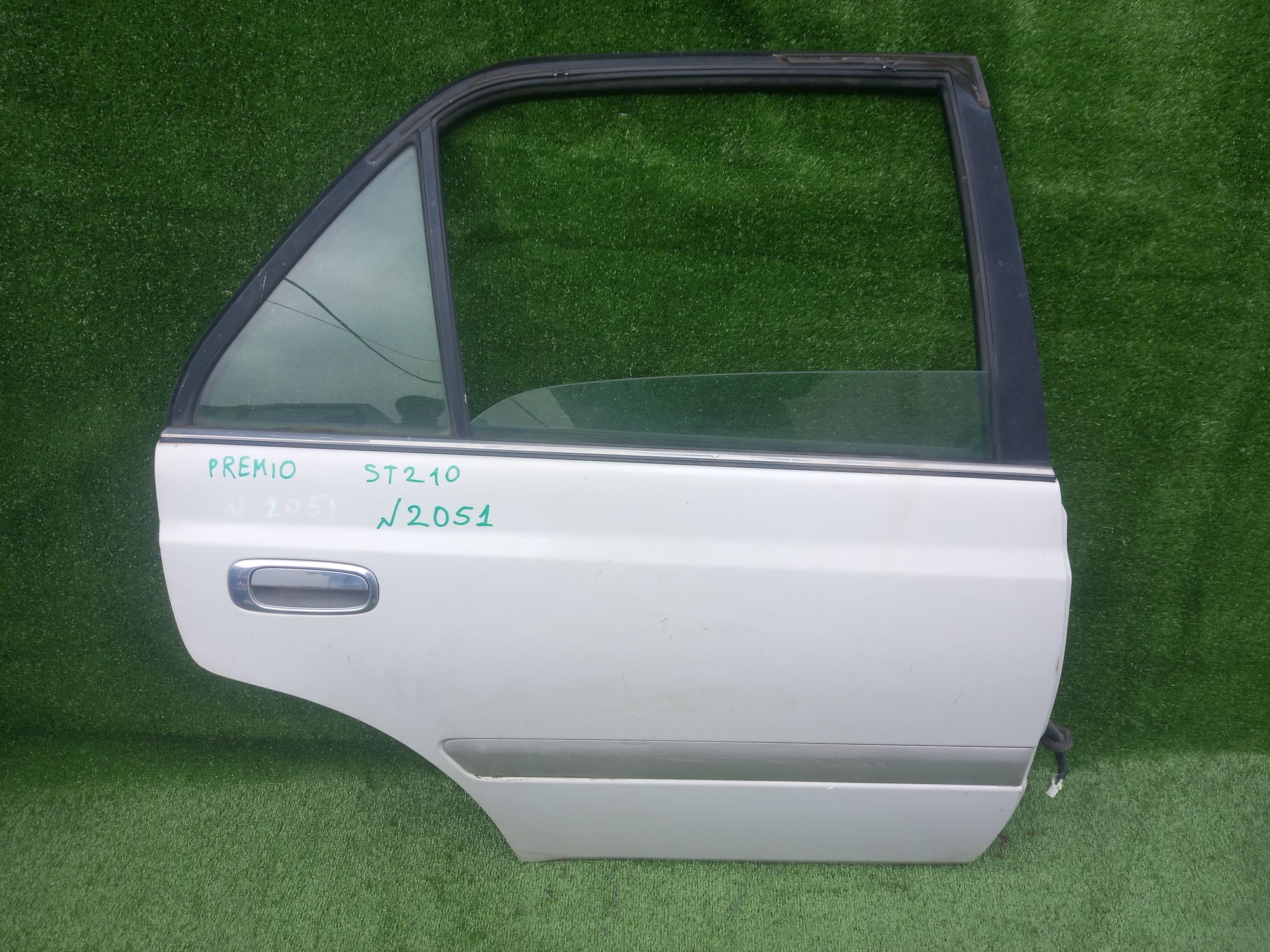 2051 дверь на TOYOTA CORONA PREMIO ST210, 22500 рублей, Невинномысск