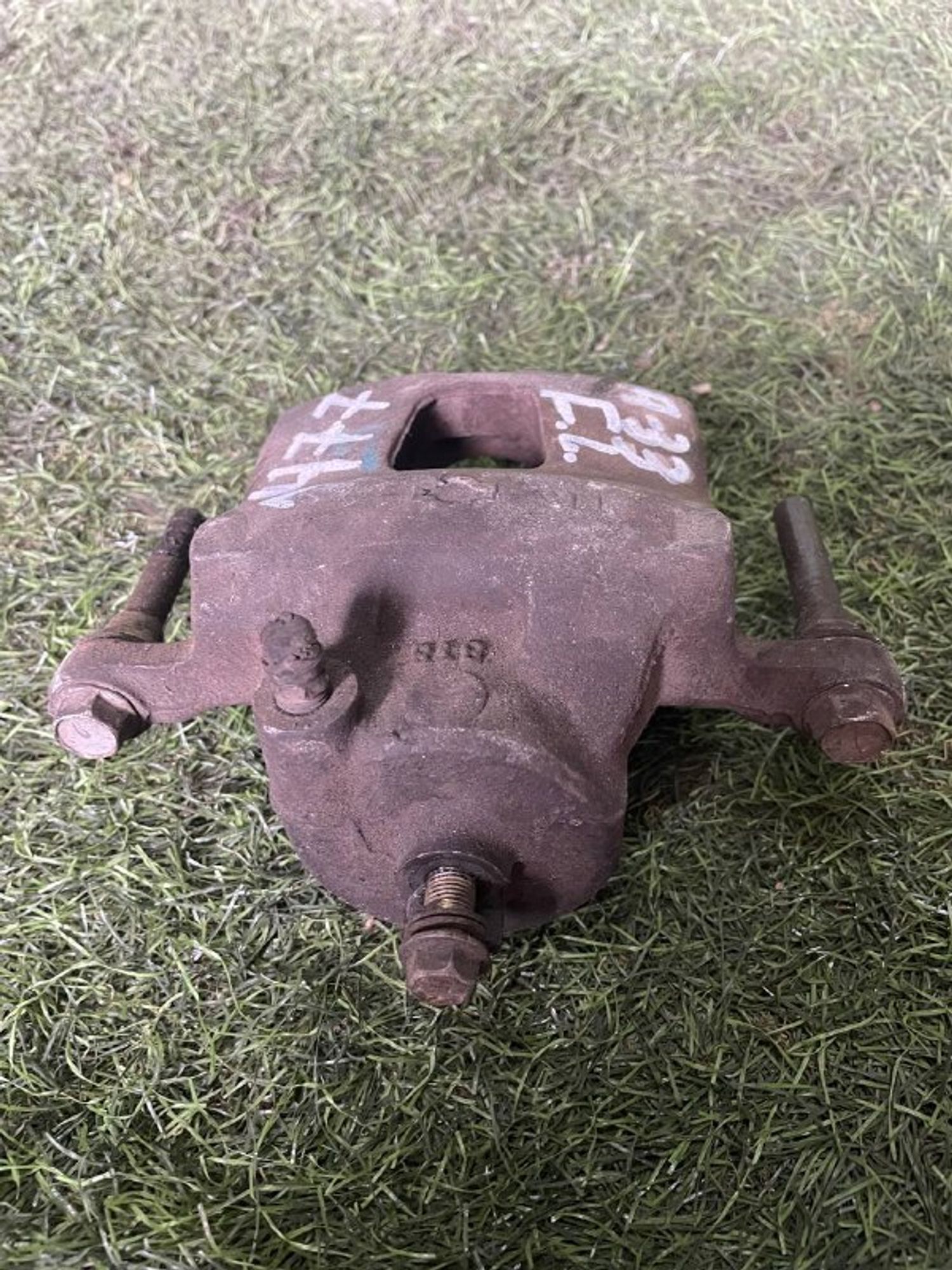 477 Суппорт тормозной передний левый NISSAN CEFIRO A33, 2000 рублей, Невинномысск