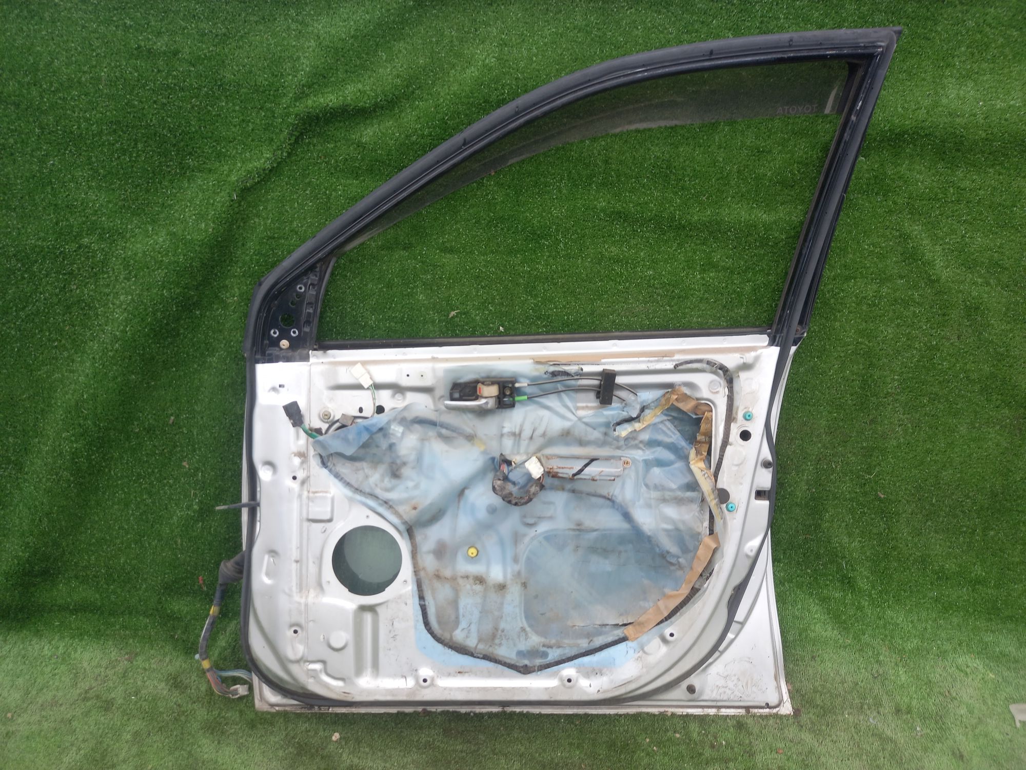 1843 дверь на TOYOTA IPSUM ACM10, 13500 рублей, Невинномысск