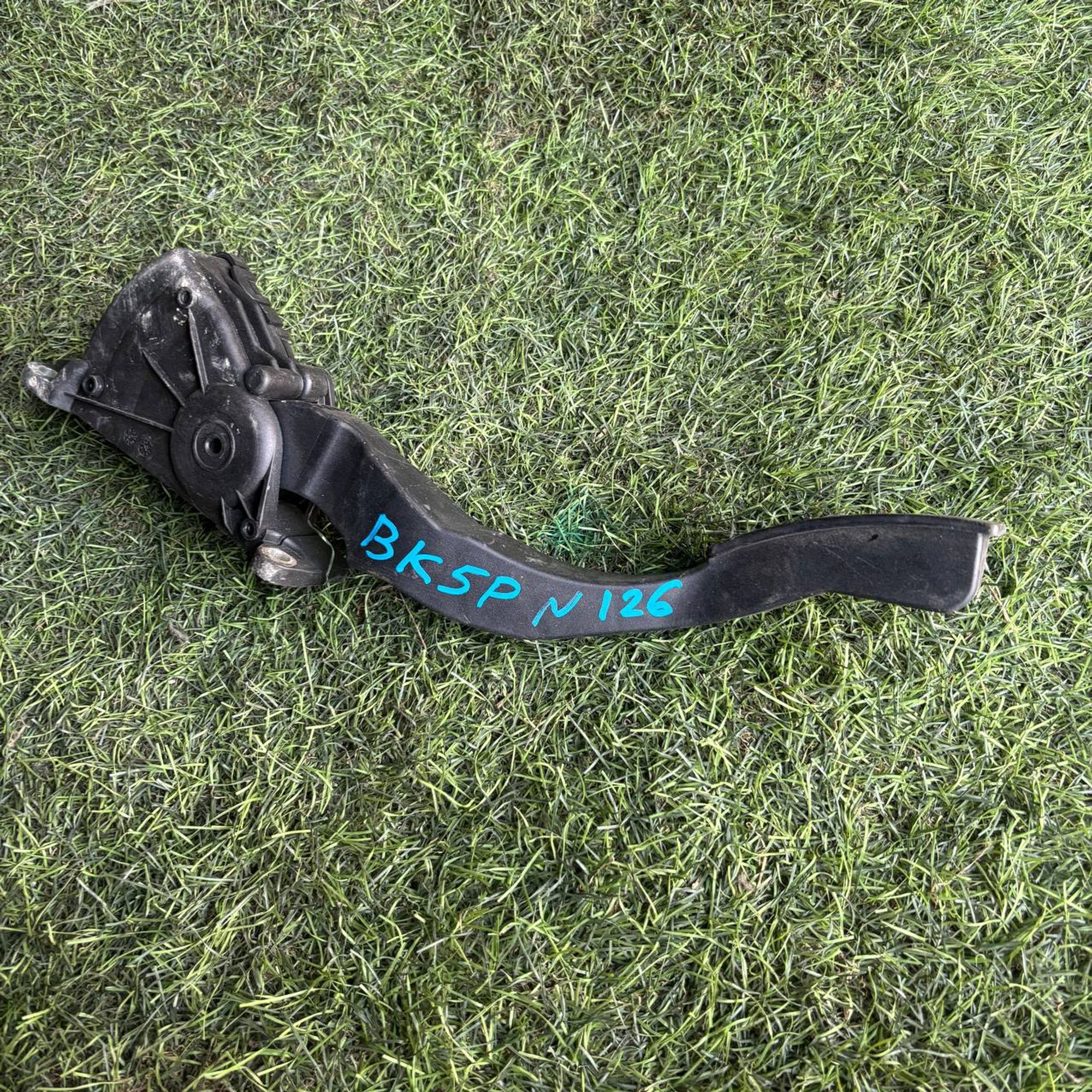 126 Педаль газа Mazda Axela BK5P ZY 2006, 3500 рублей, Невинномысск