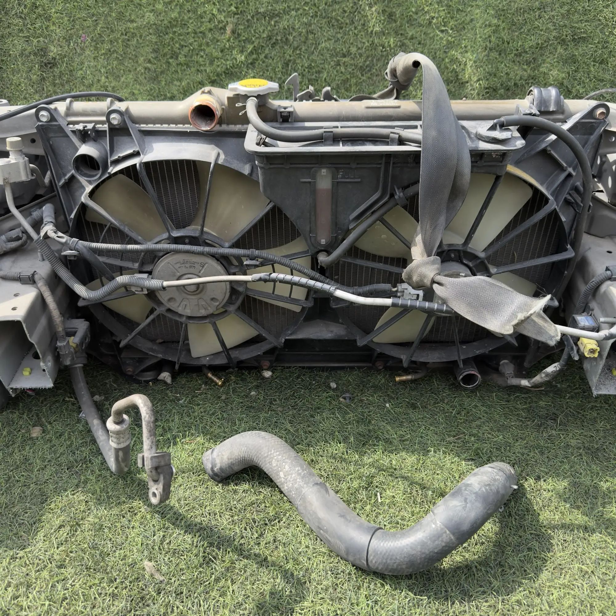 https://ycs.partsauto.market/partsauto-images/thmbs/userImages/772e461030aea93f4dbb6447c0f924d3/part/9415d36e-367c-4f2c-8140-c47f880d6cdc_1778159164253.jpg