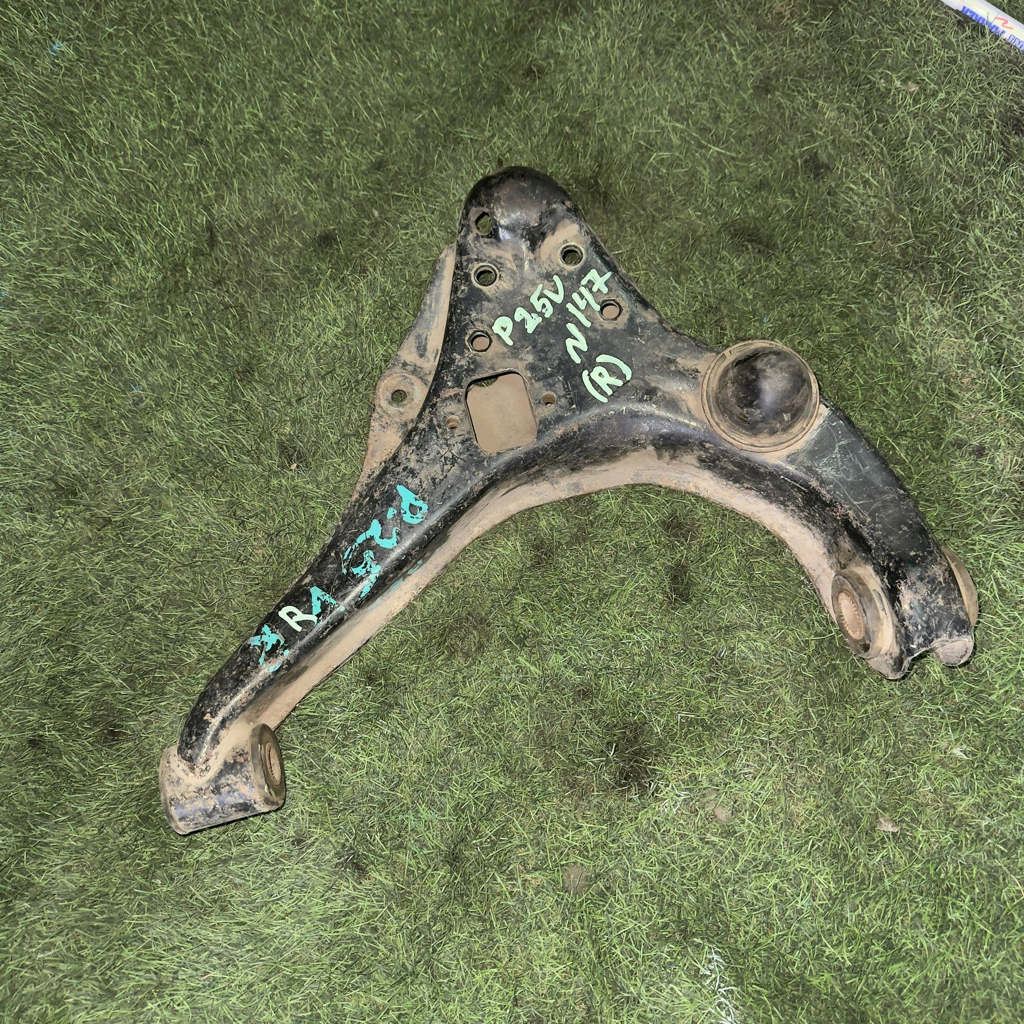 147 Рычаг передний правый нижний MITSUBISHI DELICA P25W, 1 рублей, Невинномысск