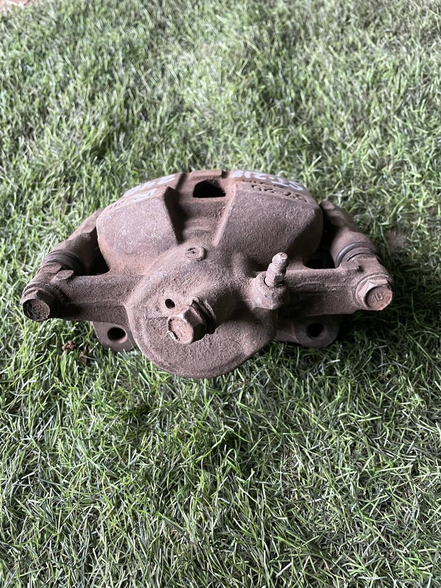 240 Суппорт тормозной передний правый TOYOTA CALDINA ST215, 3000 рублей, Невинномысск