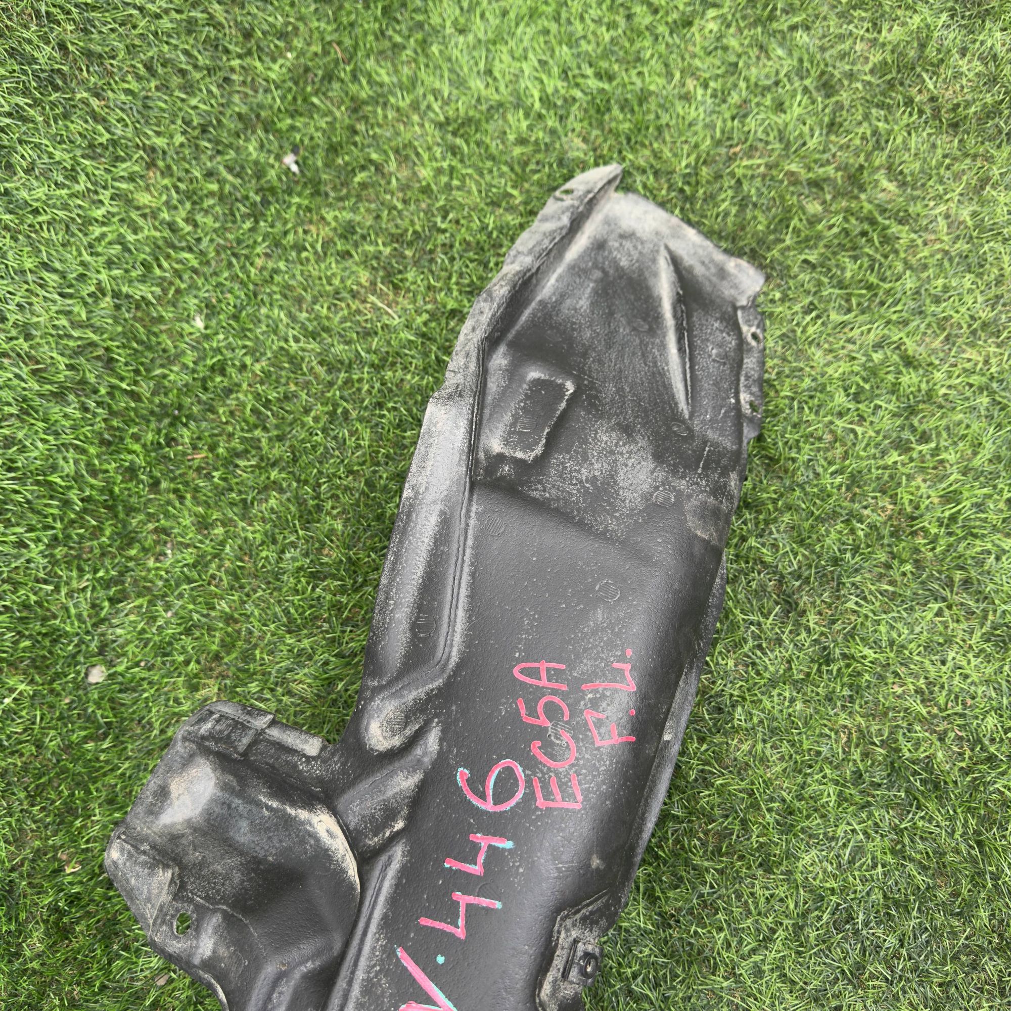 446 Подкрылок передний левый MITSUBISHI EC5A, 999 рублей, Невинномысск