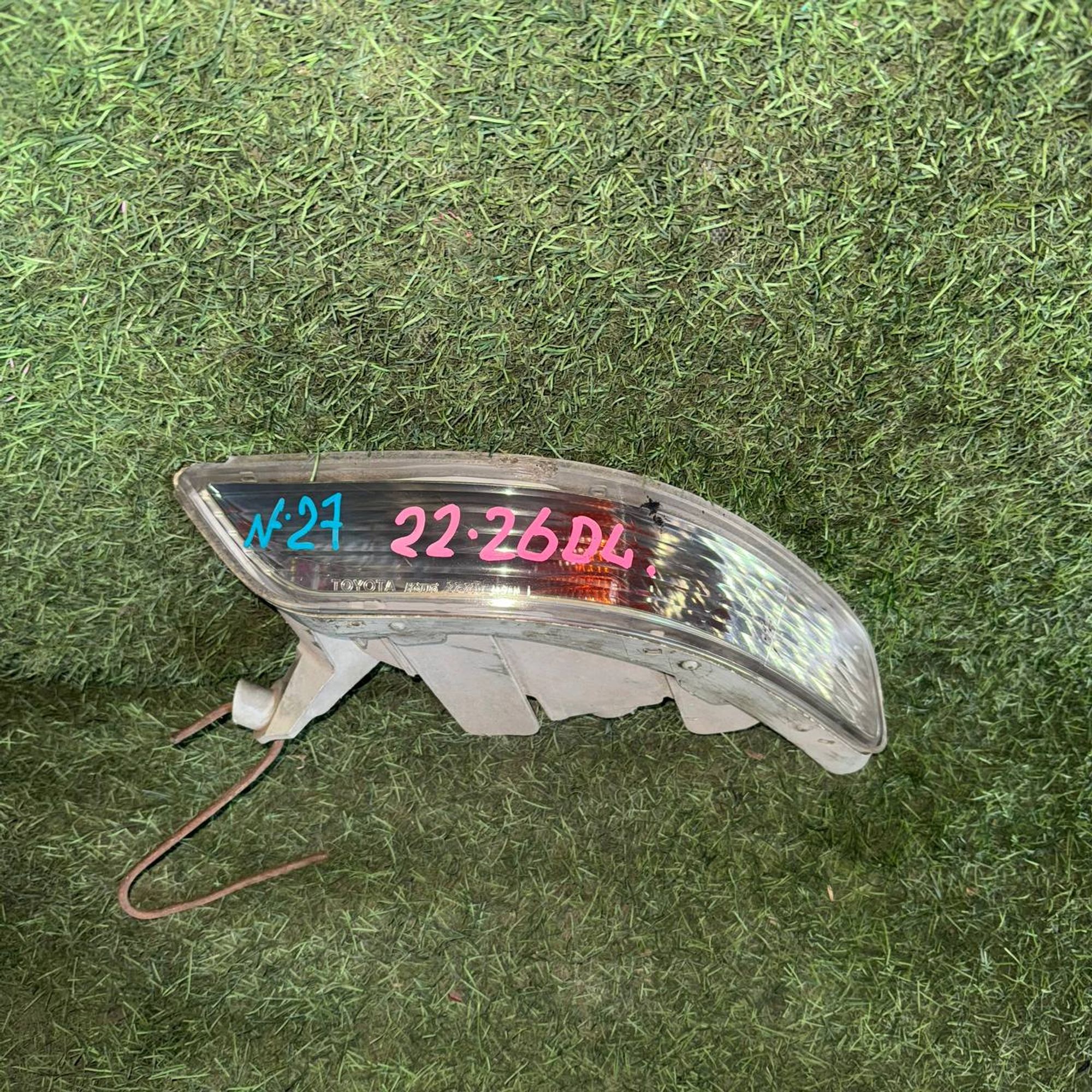 27 Фонарь габаритный левый Toyota Cresta, 3500 рублей, Невинномысск