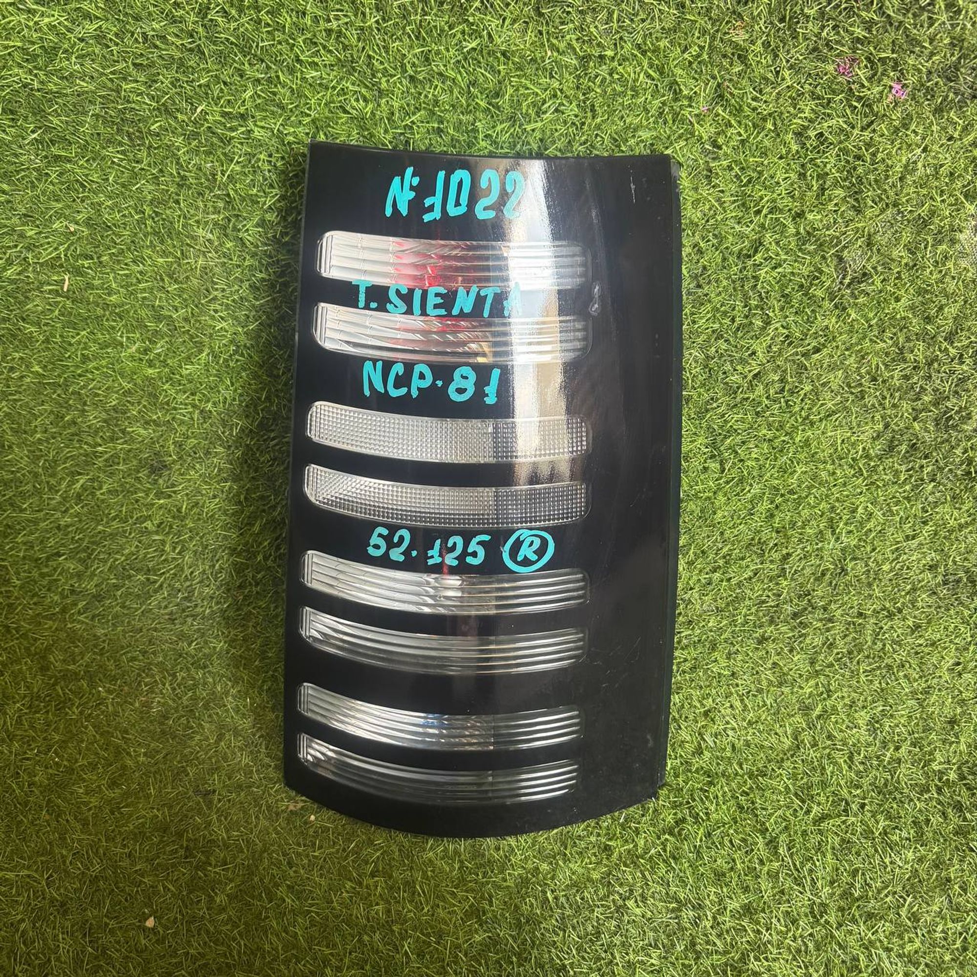 1022 Фонарь задний правый TOYOTA SIENTA NCP81, 4500 рублей, Невинномысск