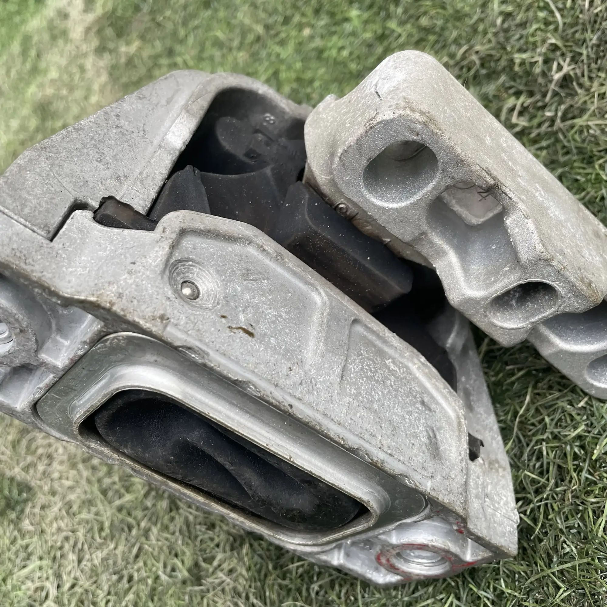 https://ycs.partsauto.market/partsauto-images/thmbs/userImages/772e461030aea93f4dbb6447c0f924d3/part/971d188f-cf6b-47b7-a1df-80ee45e37934_1779191129590.jpg