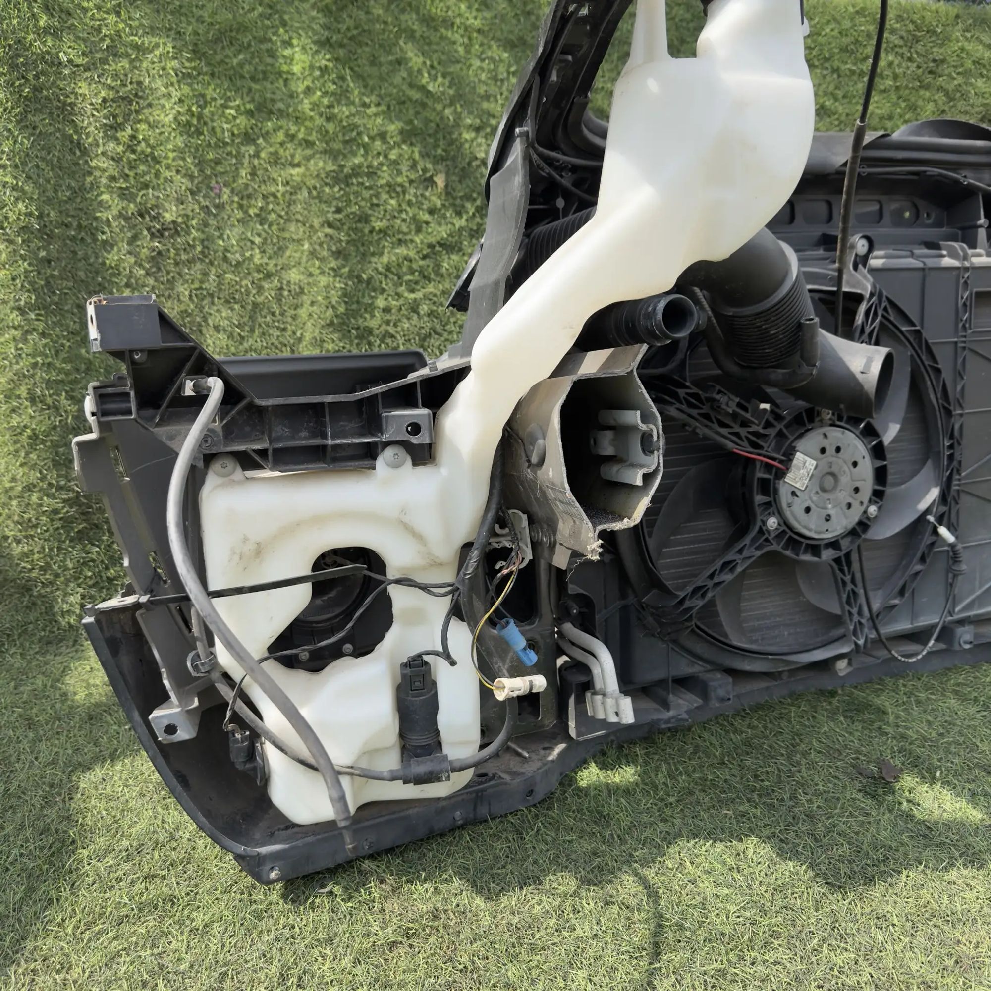 https://ycs.partsauto.market/partsauto-images/thmbs/userImages/772e461030aea93f4dbb6447c0f924d3/part/9731ca4d-7b56-4b32-9414-9aab71397e47_1778158881981.jpg