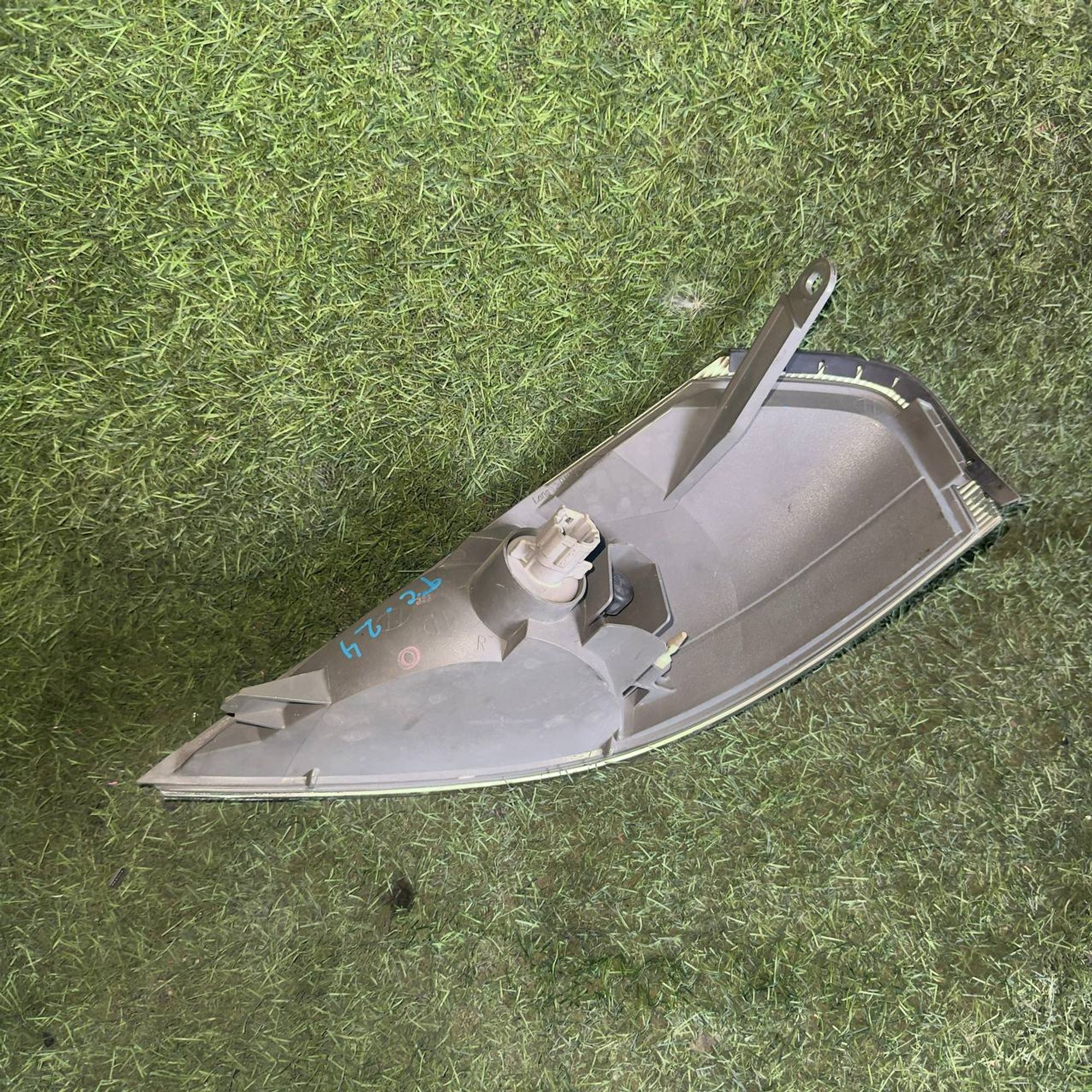 2006 Фонарь габаритный правый Nissan Serena TC24, 3500 рублей, Невинномысск