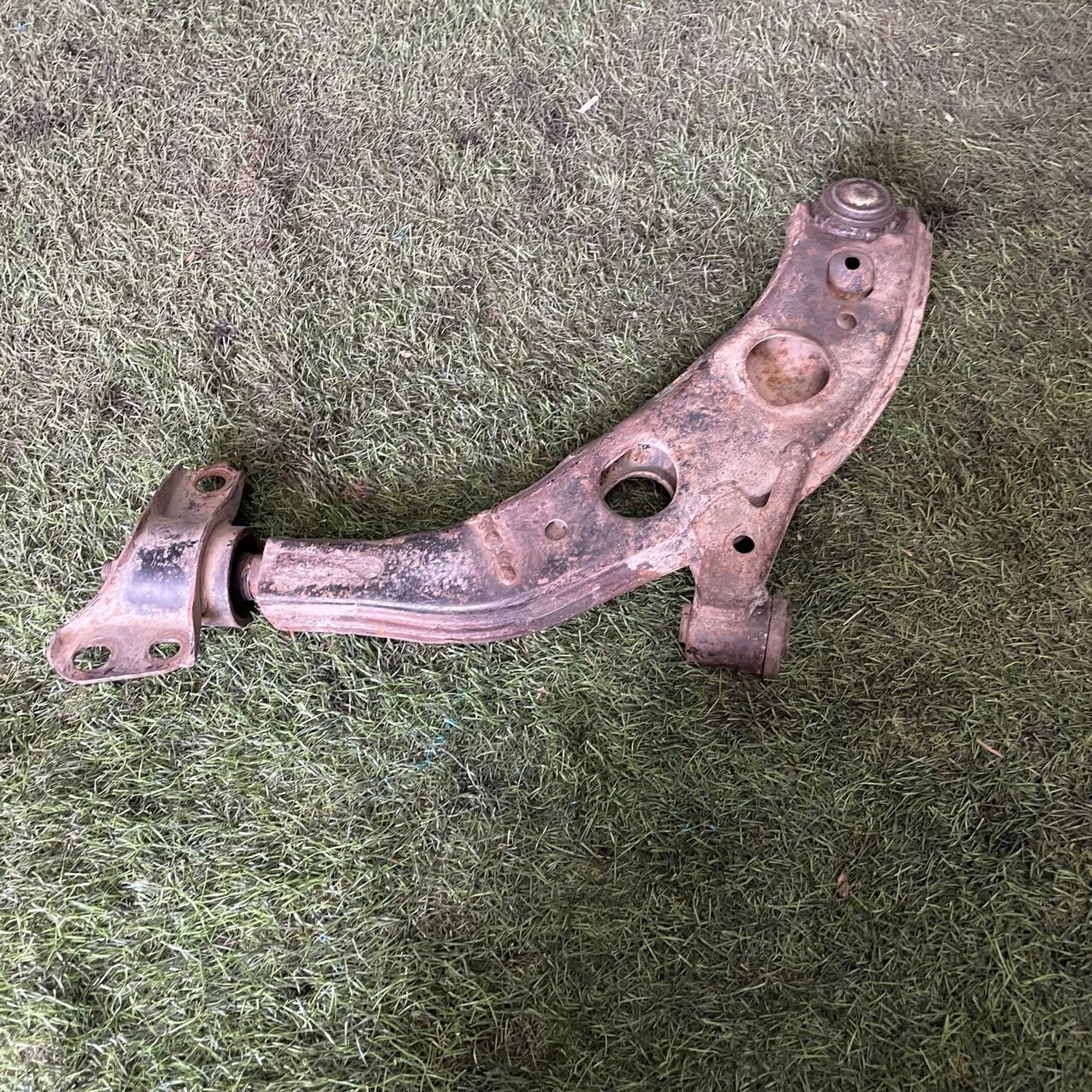 393 рычаг передний правый нижний Mazda Xedos 6, 3500 рублей, Невинномысск