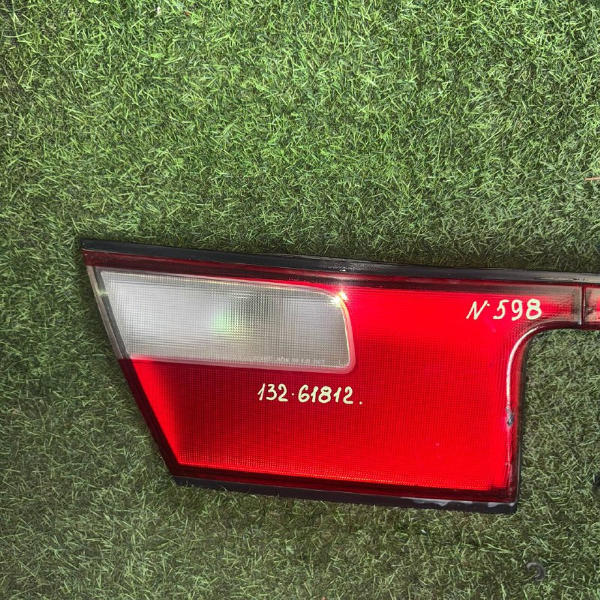 598 Вставка между фонарей Mazda Familia BHALP, 3000 рублей, Невинномысск