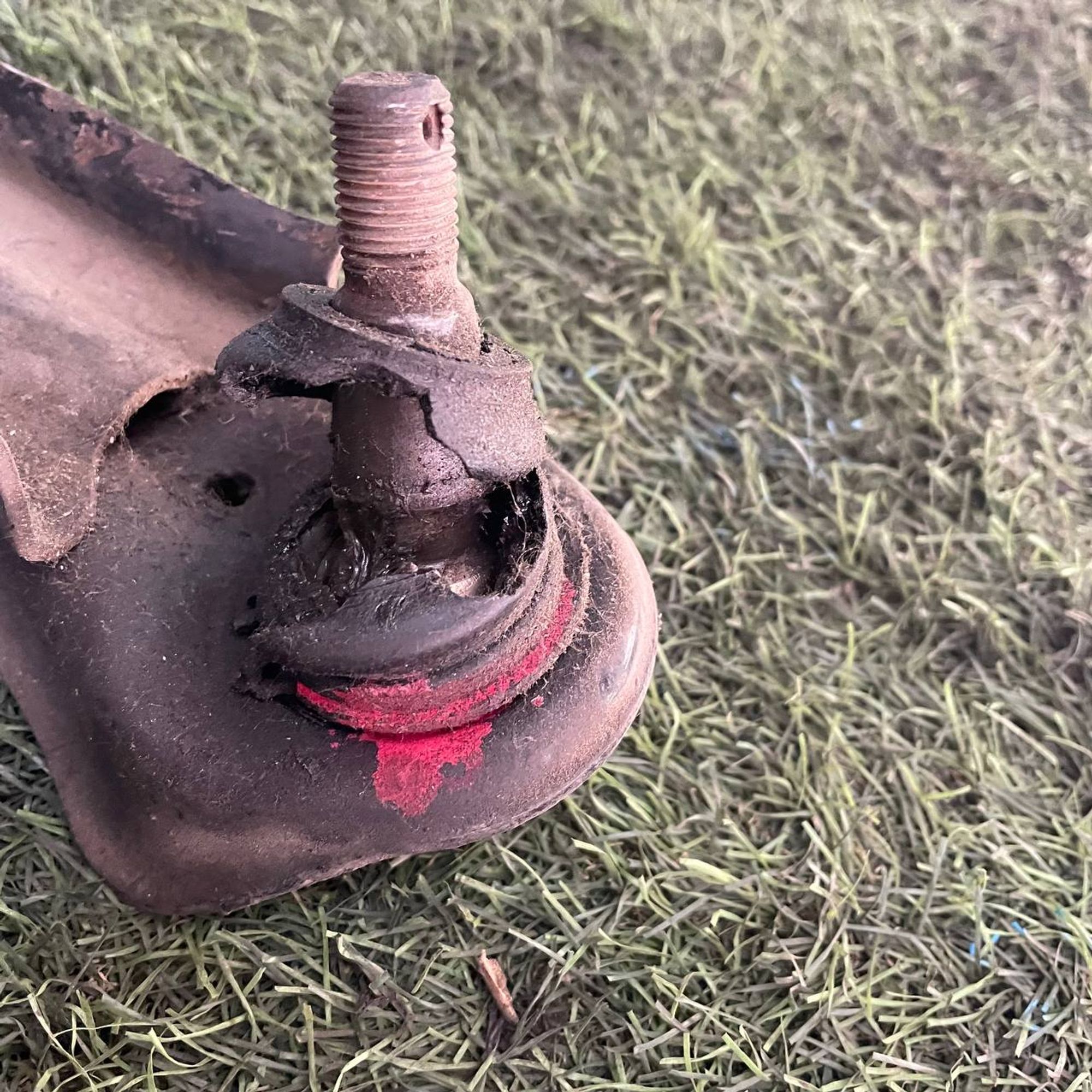 340 Рычаг передний правый нижний NISSAN RNESSA N30, 4500 рублей, Невинномысск