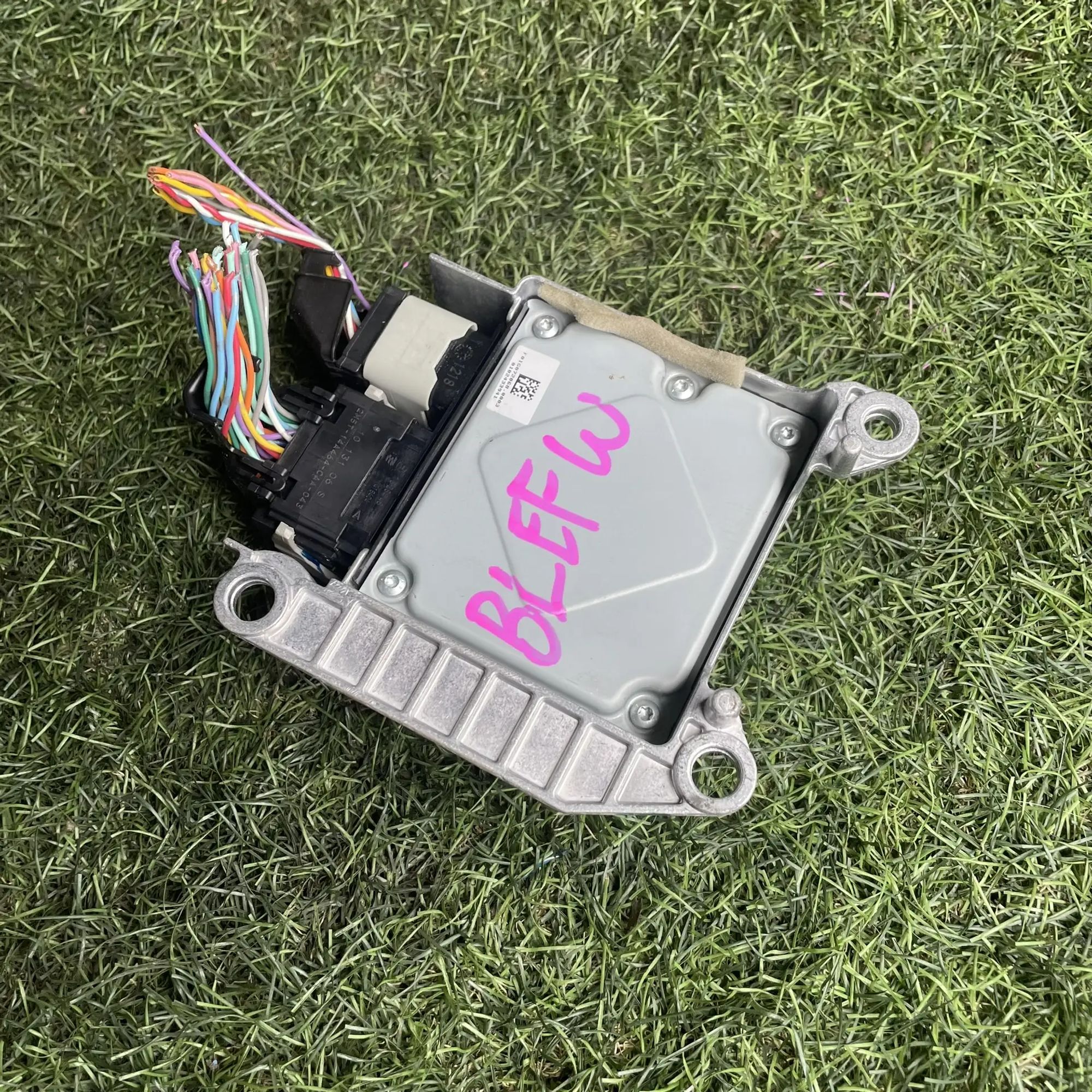https://ycs.partsauto.market/partsauto-images/thmbs/userImages/772e461030aea93f4dbb6447c0f924d3/part/9a9eae55-eb24-4906-93cb-76a8b7809ad6_1776515947554.jpg
