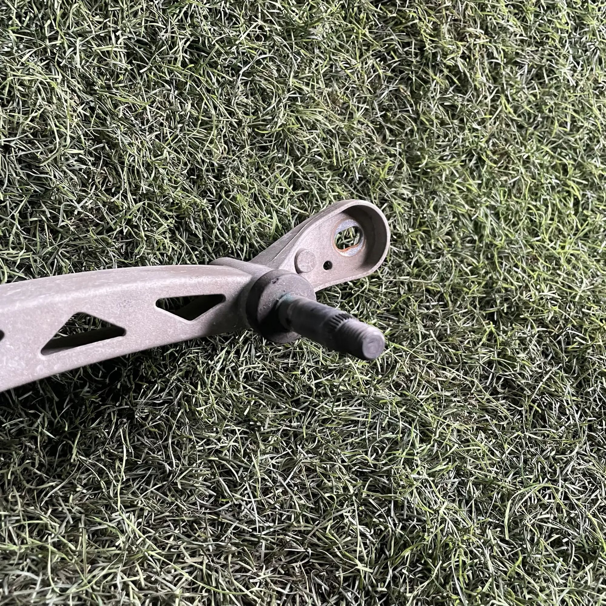 https://ycs.partsauto.market/partsauto-images/thmbs/userImages/772e461030aea93f4dbb6447c0f924d3/part/9bb6b729-b201-4668-b8fc-e052ec2d5cc3_1778827410766.jpg
