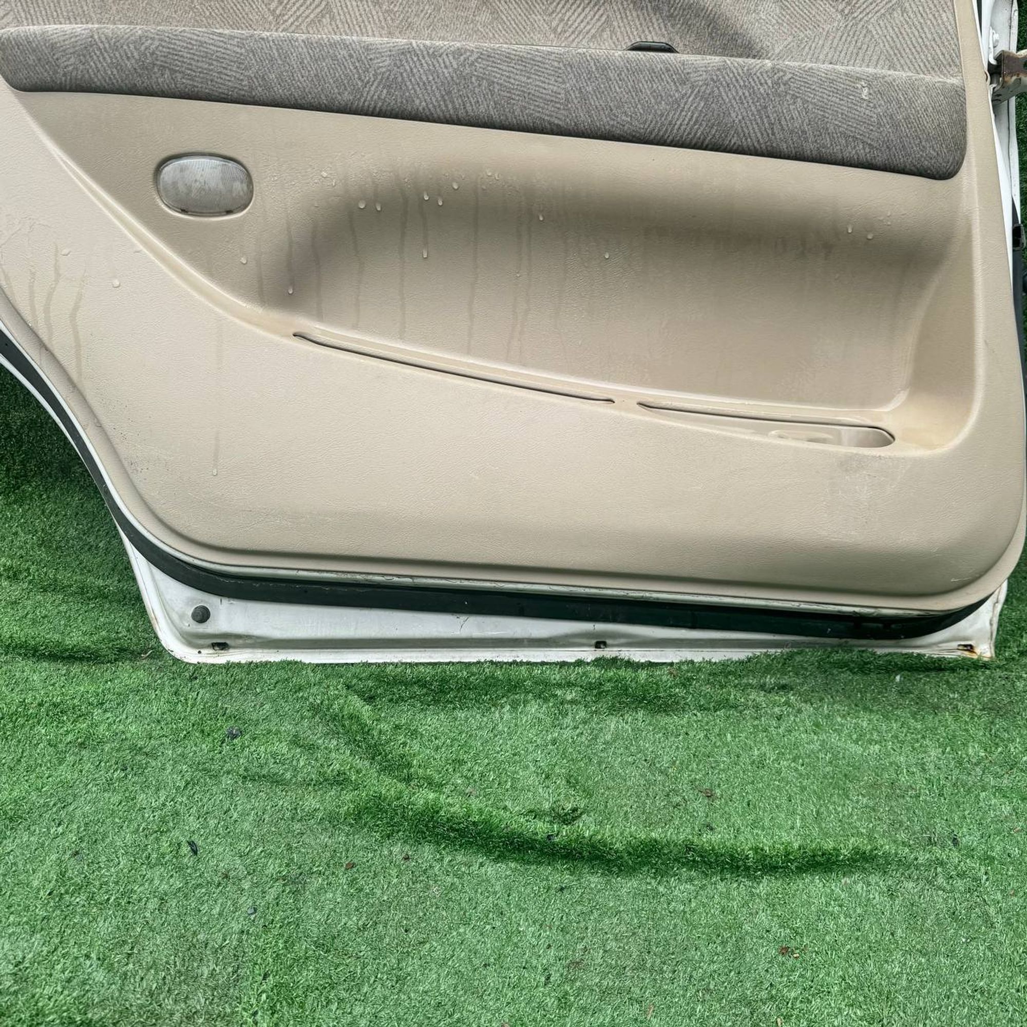 2084 дверь на MITSUBISHI CHARIOT N84W, 7500 рублей, Невинномысск