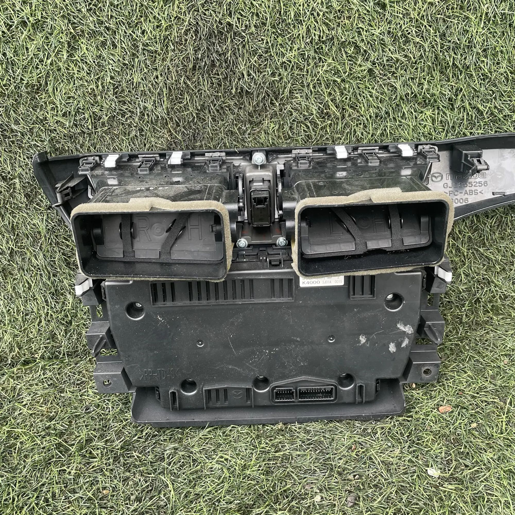 https://ycs.partsauto.market/partsauto-images/thmbs/userImages/772e461030aea93f4dbb6447c0f924d3/part/9dae00c9-c16c-470b-adc7-ed35fdb1f9de_1778922680194.jpg