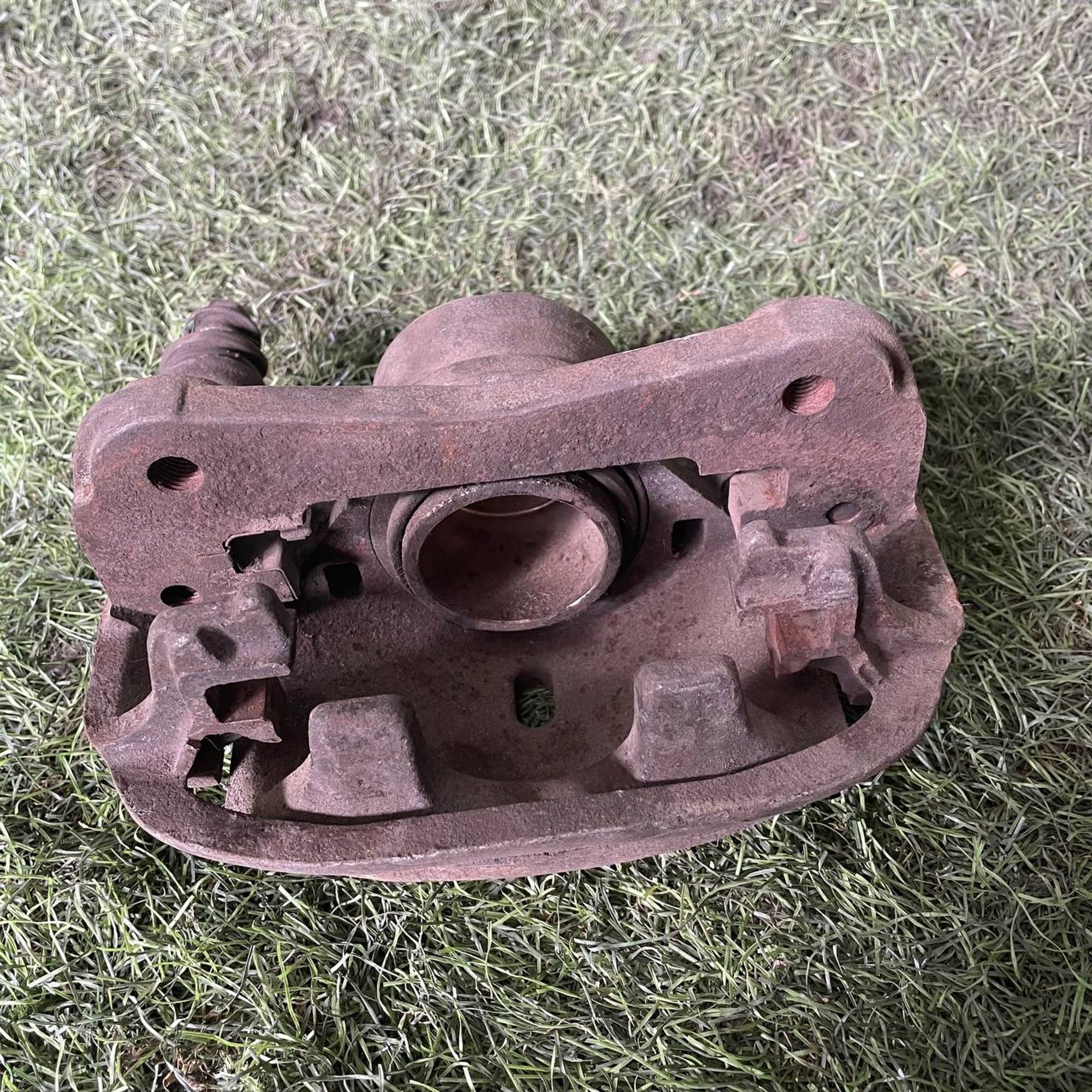 331 Суппорт тормозной передний левый TOYOTA CAMRY SV21, 3000 рублей, Невинномысск