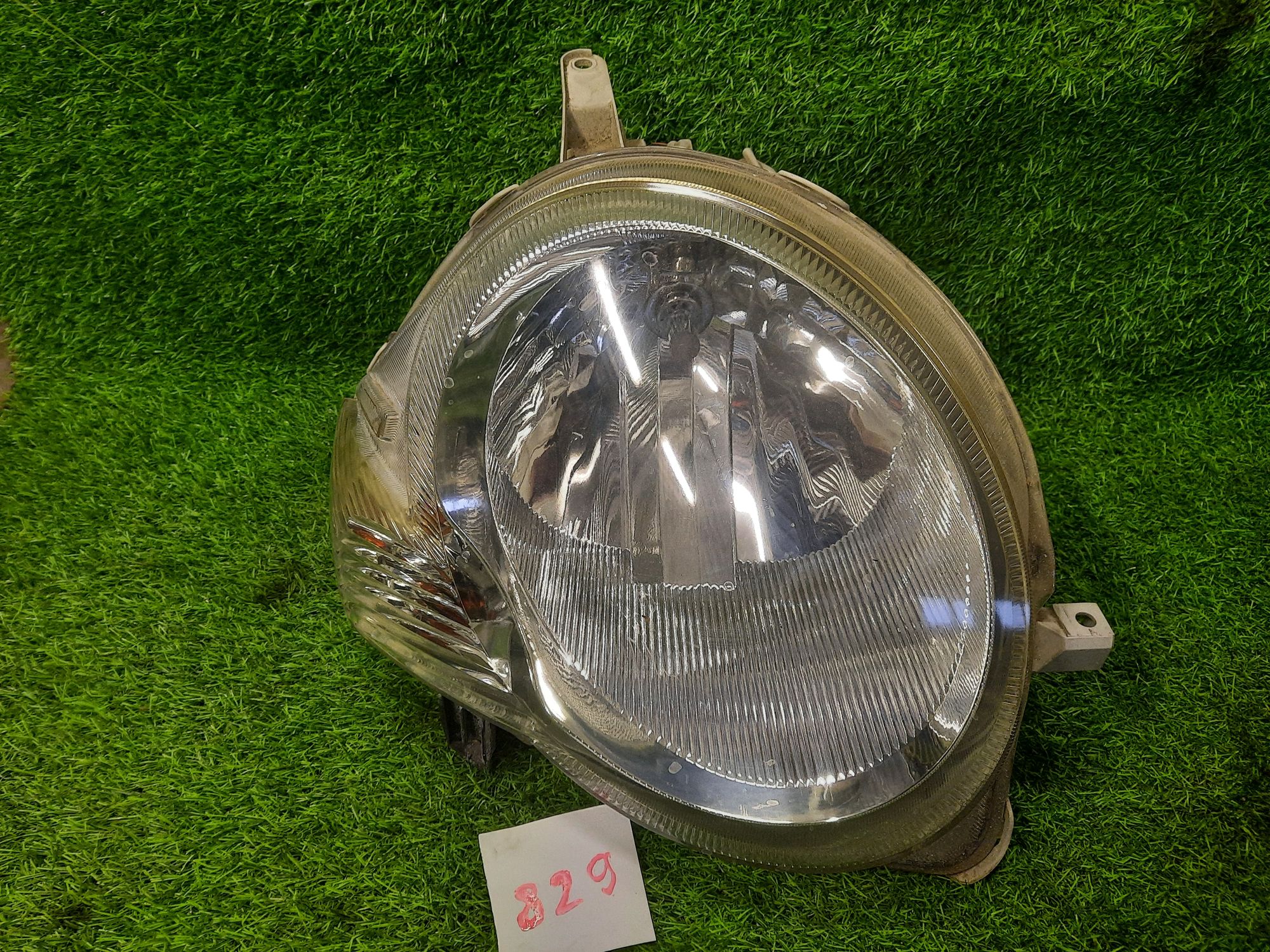 829 Фара противотум-я правая Toyota Sienta NCP81, 4000 рублей, Невинномысск