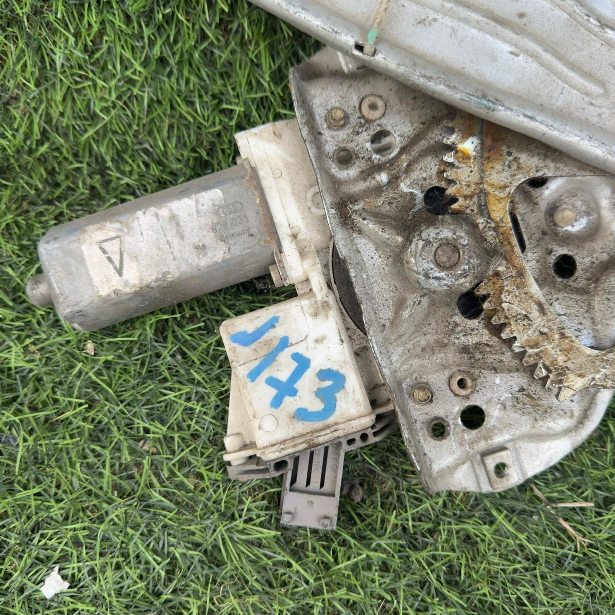 173 Стеклоподъемник задней левой двери TOYOTA AVENSIS AZT250, 5500 рублей, Невинномысск