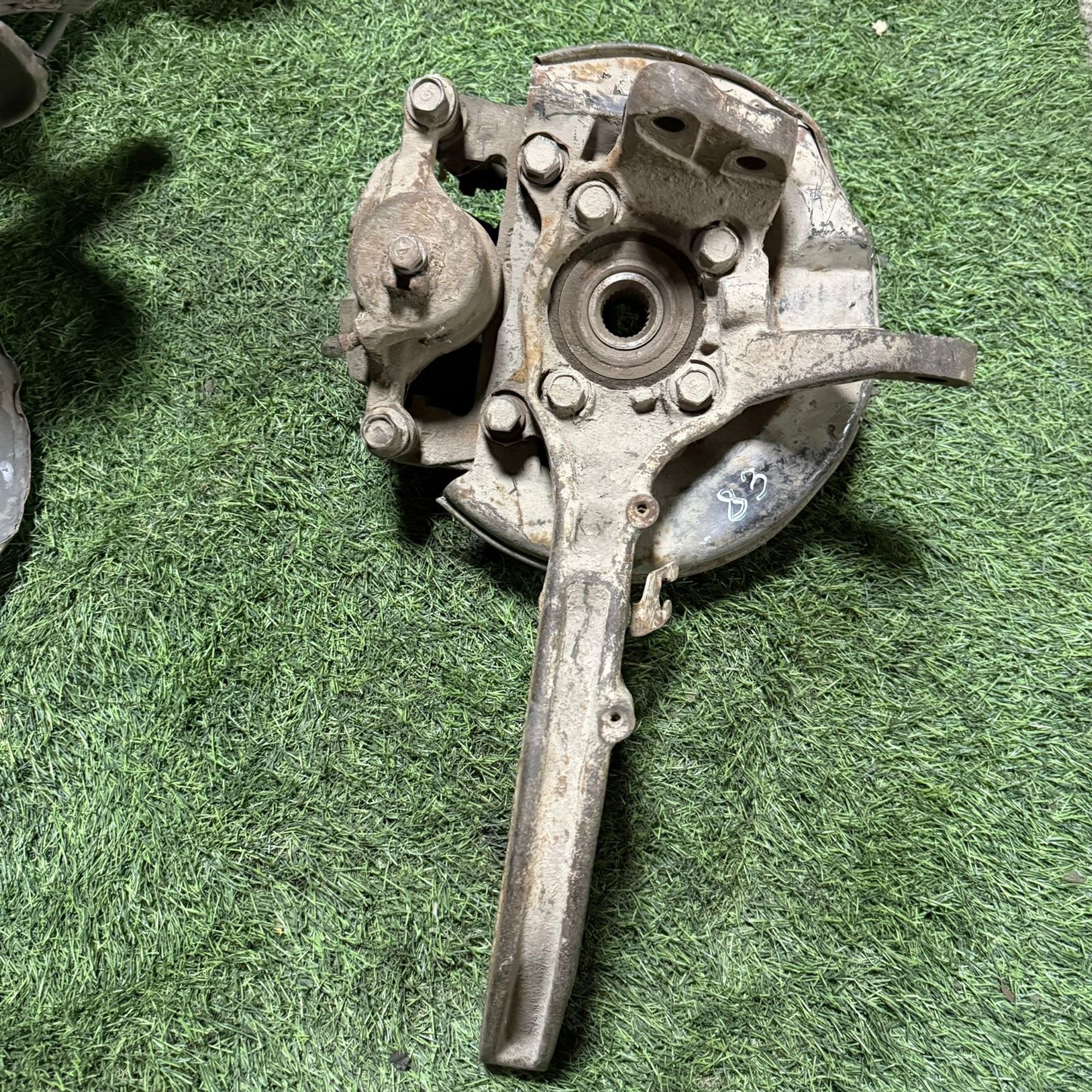 83 Ступица передняя левая MITSUBISHI GALANT E54A, 4500 рублей, Невинномысск