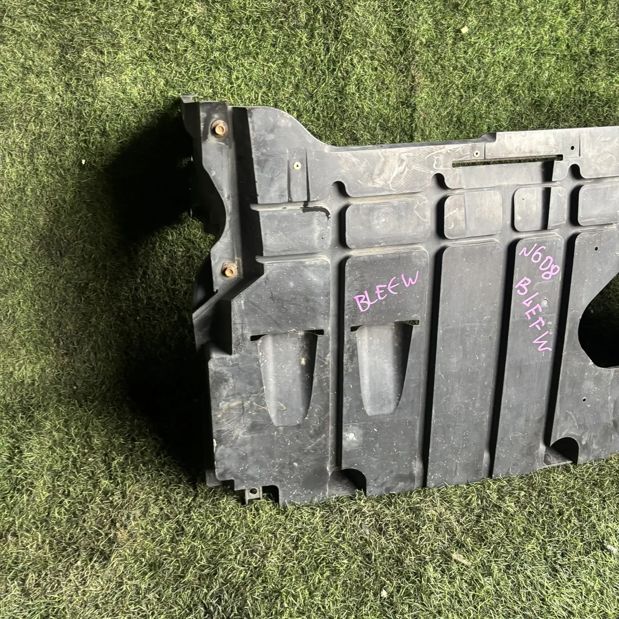 https://ycs.partsauto.market/partsauto-images/thmbs/userImages/772e461030aea93f4dbb6447c0f924d3/part/a015632a-16fe-4507-a9d3-25563ab49da8_1777279536218.jpg