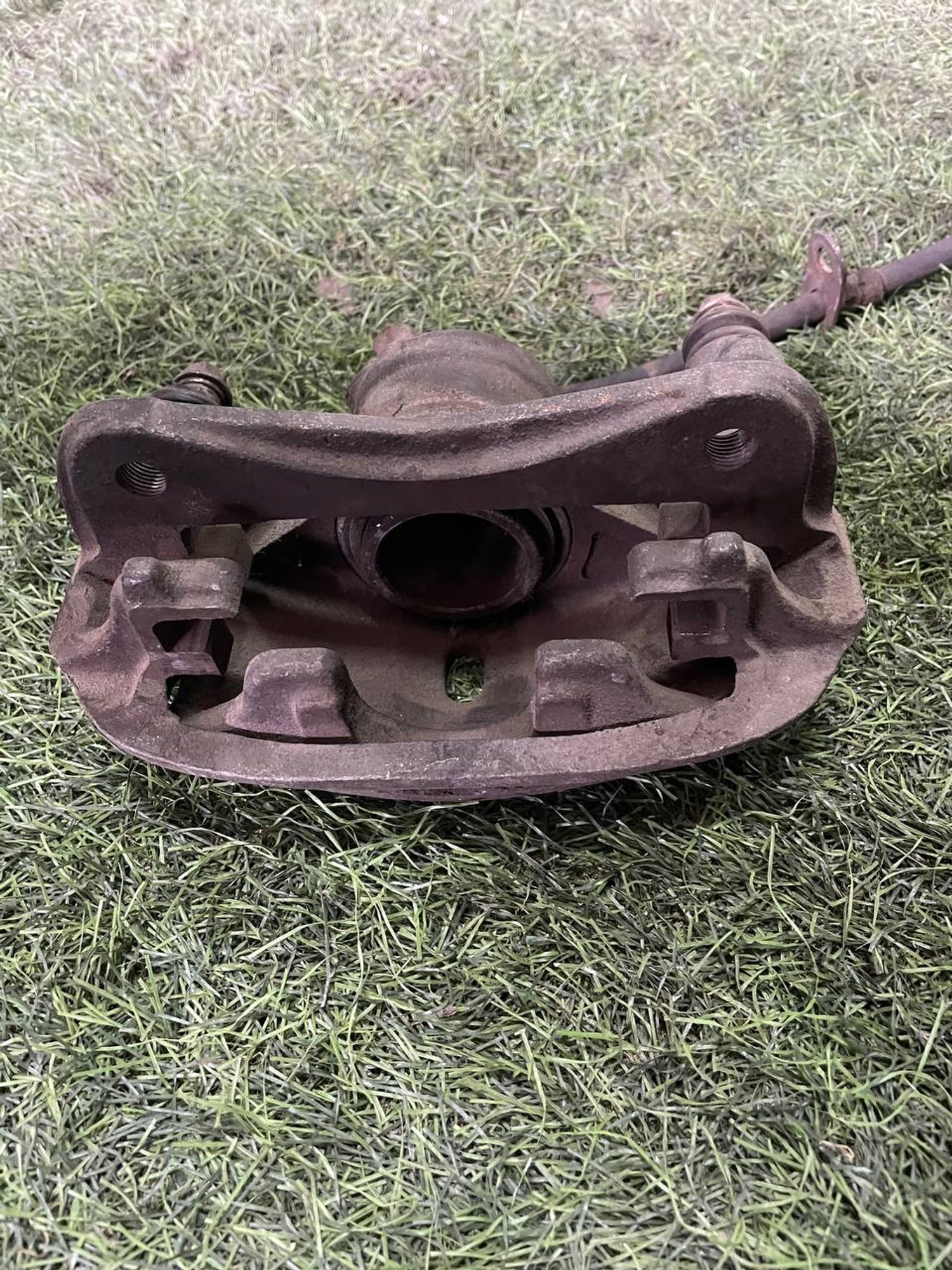 323 Суппорт тормозной передний правый TOYOTA SPRINTER AE100, 3000 рублей, Невинномысск