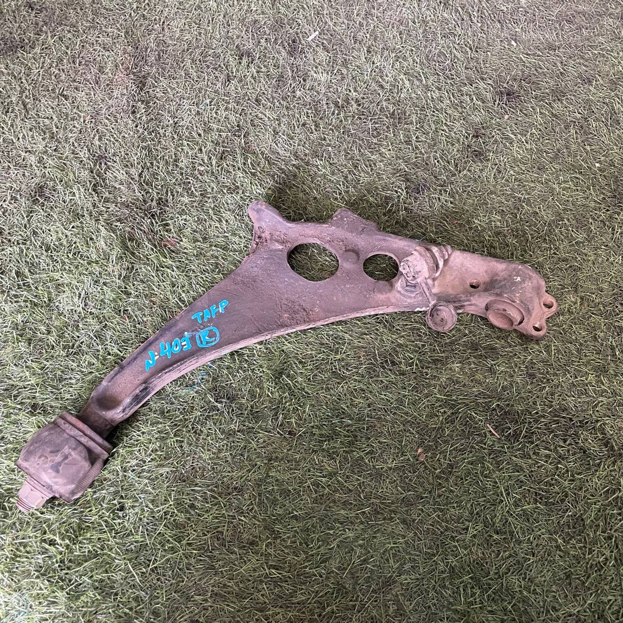 401 Рычаг передний правый нижний MAZDA MILLENIA TAFP, 1 рублей, Невинномысск