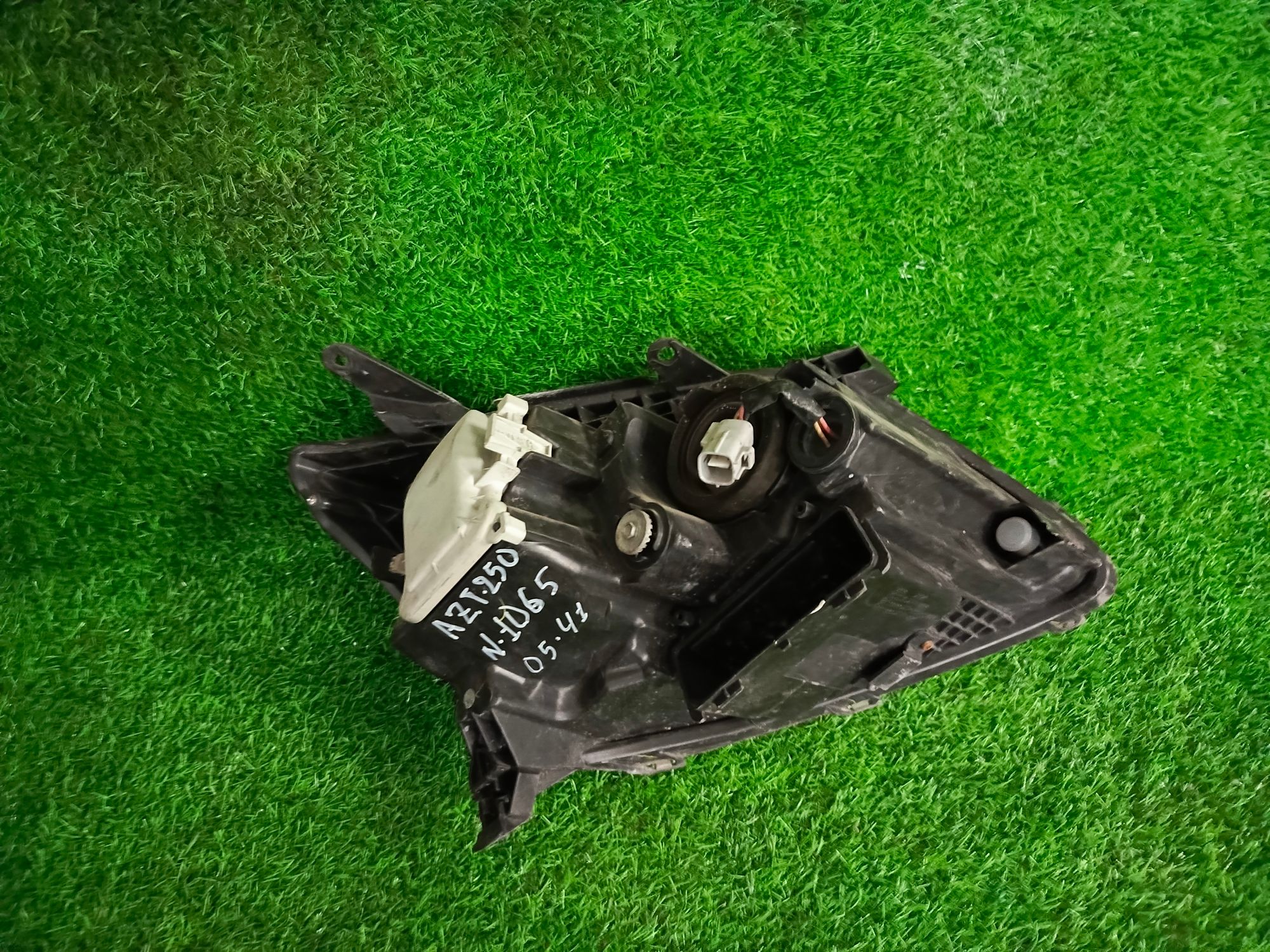 1065 фара левая TOYOTA AVENSIS AZT250, 7500 рублей, Невинномысск